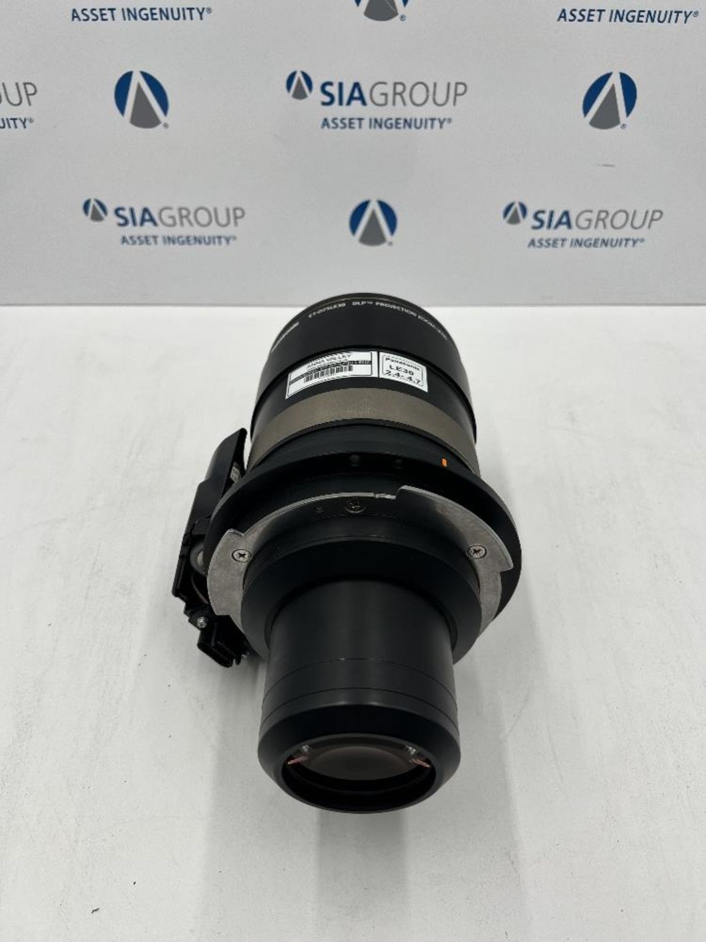 Panasonic ET-D75LE30 2.4-4.7 Projection Zoom Lens With Carrier Case - Image 4 of 7