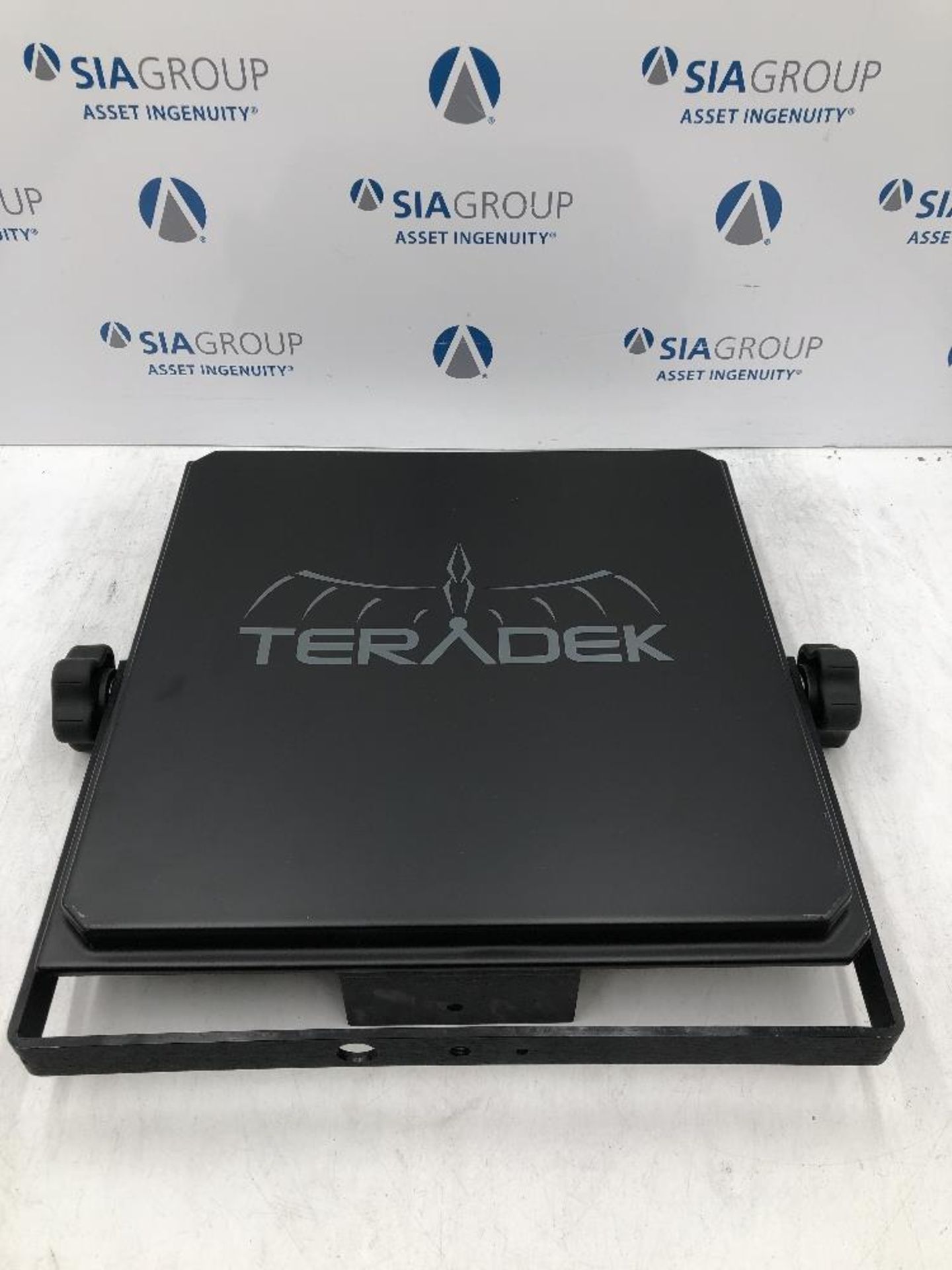 Teradek Bolt 3000 Array Panel/Antenna With Array Mount And Carry Case - Image 2 of 5