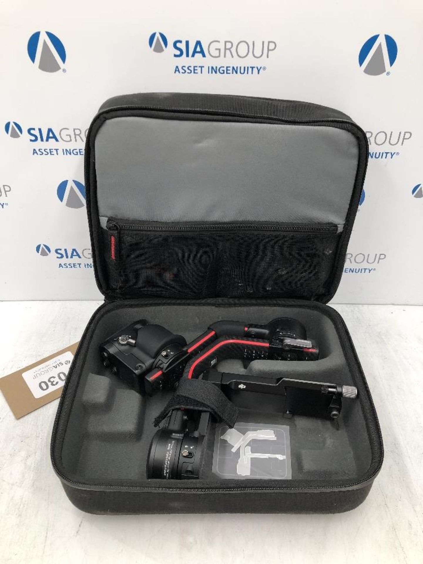 DJI RS 2 Gimbal 3-axis camera Stabiliser Kit for DSLR Cameras - Image 2 of 5