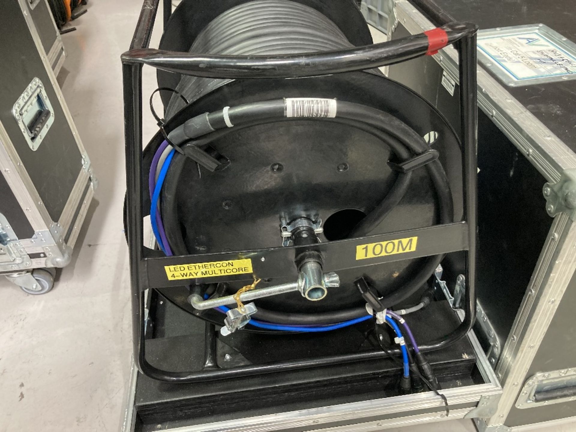 100m Ethercon Data Cable Reel With Heavy Duty Mobile Flight case - Image 7 of 11