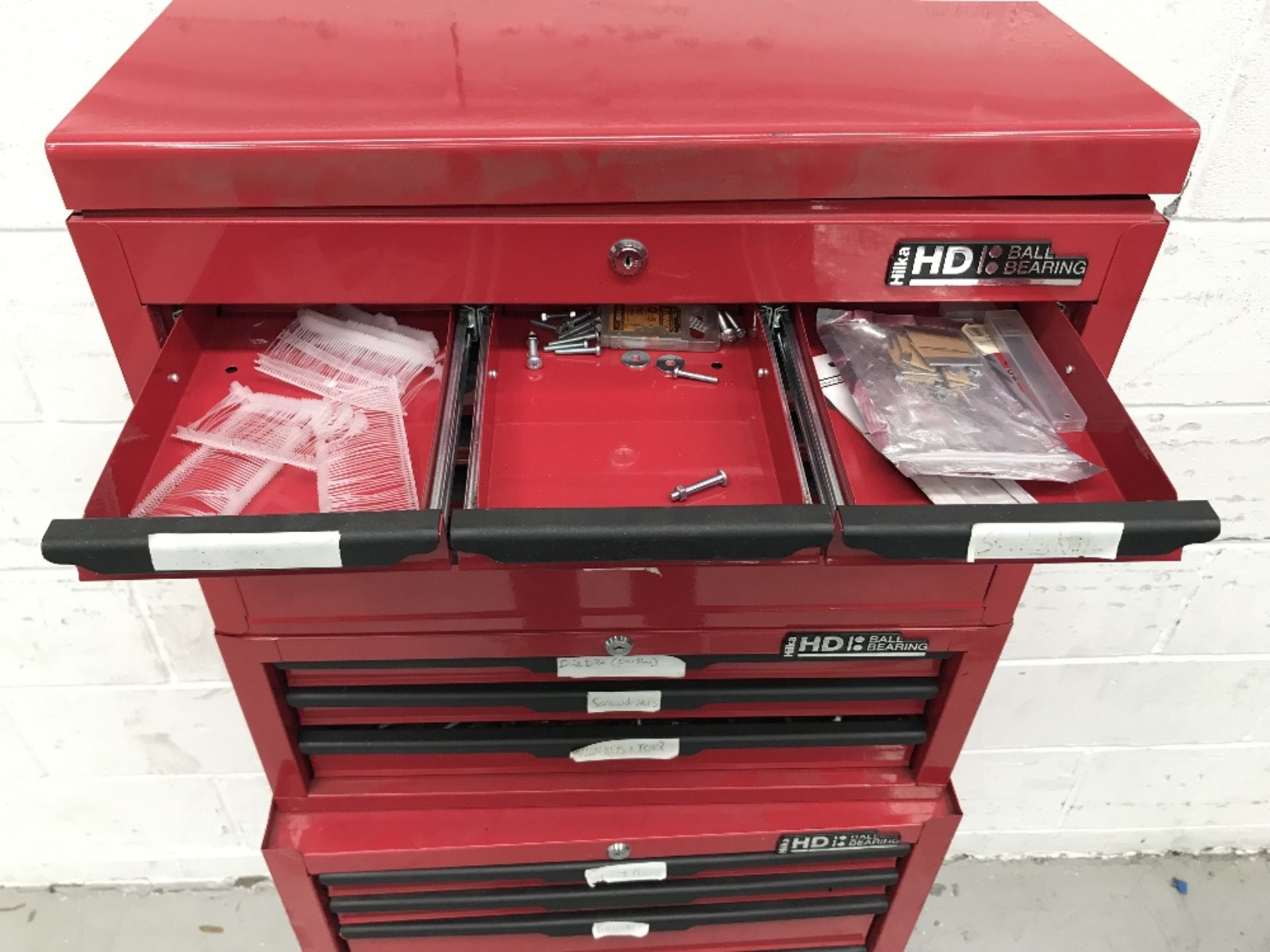 Hilka HD Ball Bearing Tool Chest and Contents - Image 2 of 13