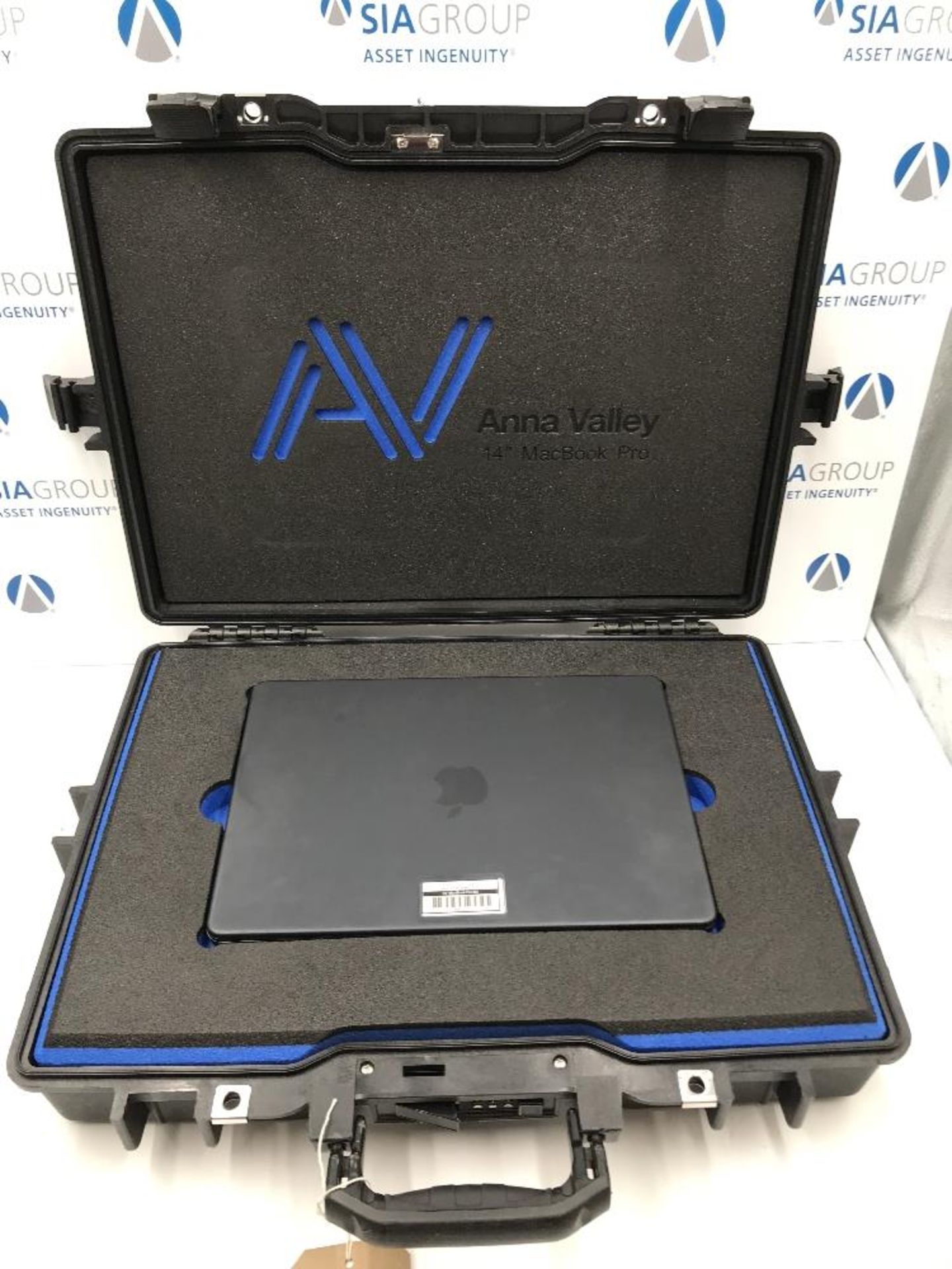 Apple 14" MacBook Pro A2442 M1 With Peli Case - Image 5 of 5