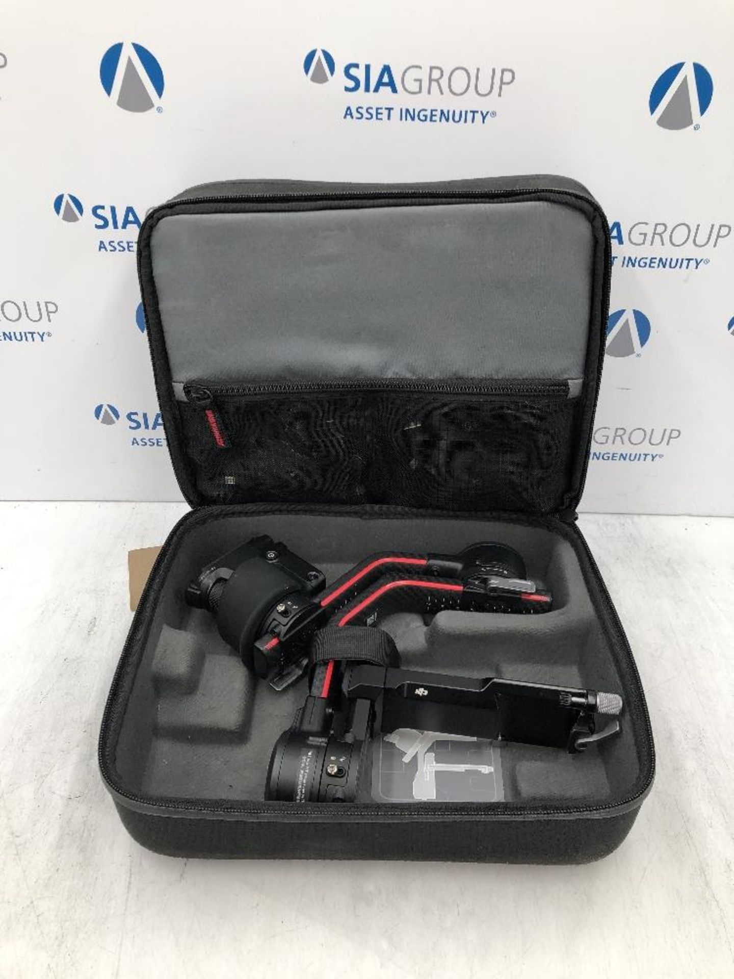 DJI RS 2 Gimbal 3-axis camera Stabiliser Kit for DSLR Cameras - Image 2 of 7