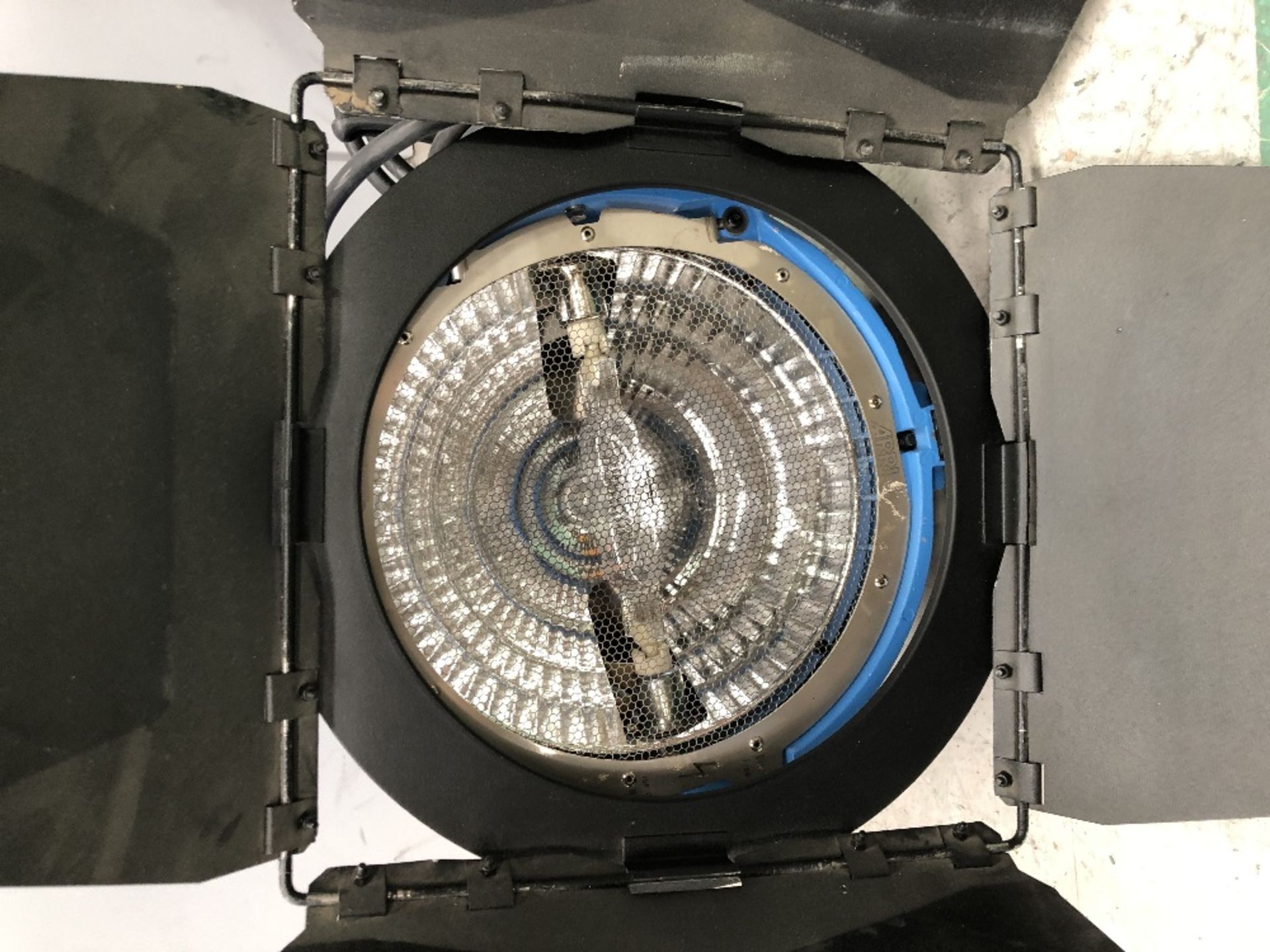 (2) Arri Arrilite 2000 Plus L3.36500.B 2000w Flood/spot lights - Image 3 of 4