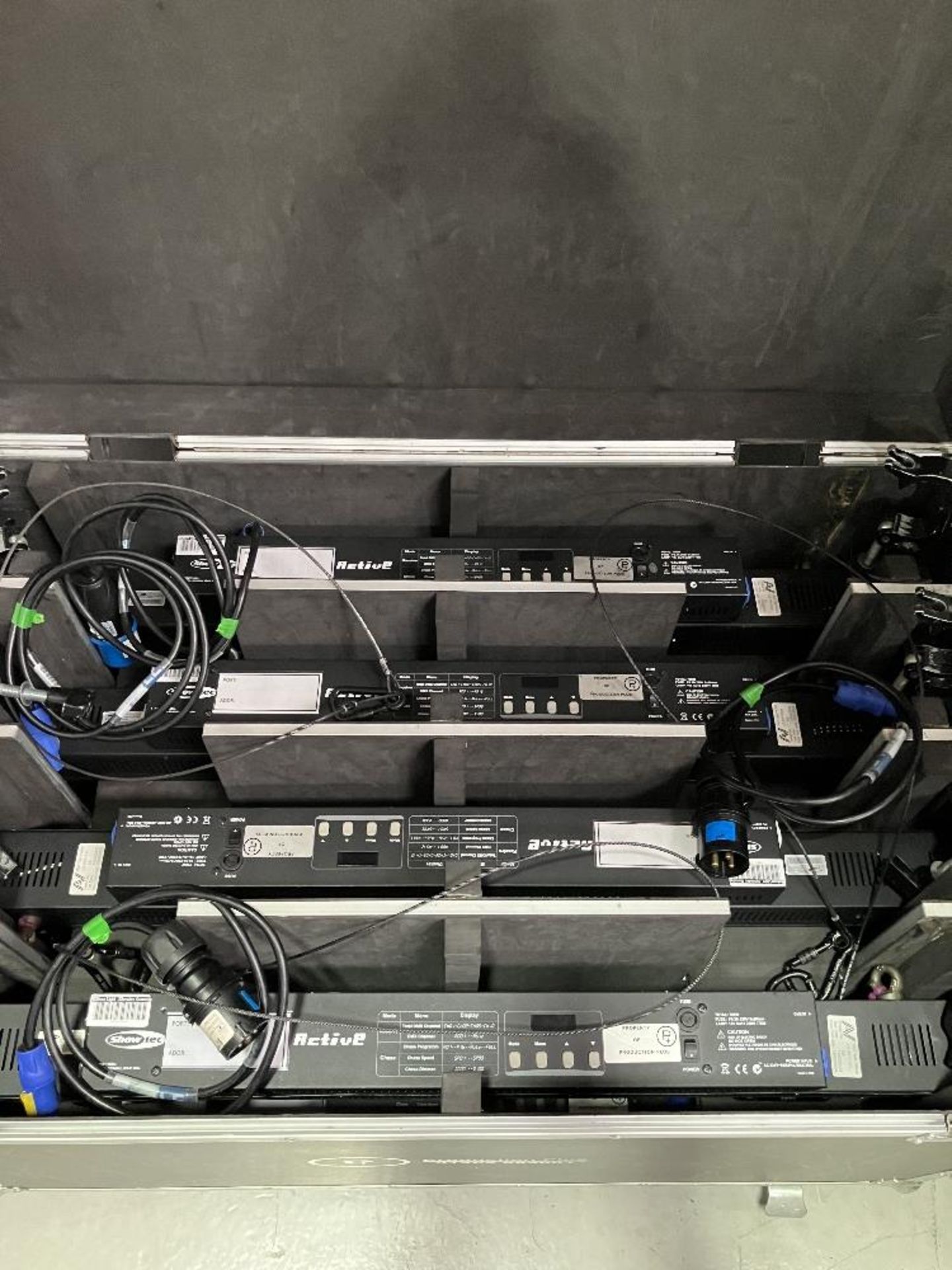 (8) Showtec sunstrip Battern lights with Heavy Duty Mobile Flight case - Image 13 of 14