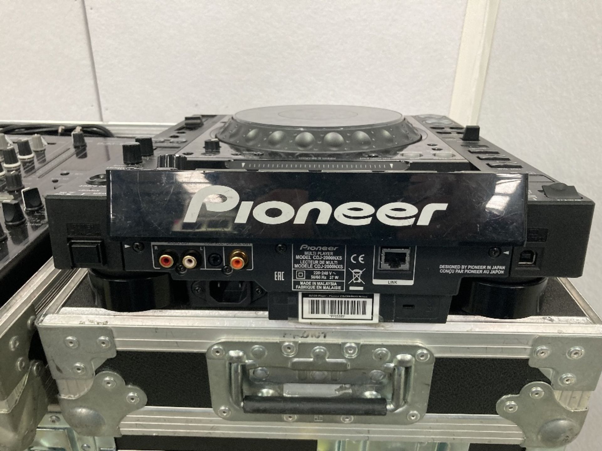 (2) Pioneer CDJ-2000NXS Nexus DJ Decks, Pioneer DJM-800 Nexus DJ Mixer & Heavy Duty Flight Cases - Image 14 of 15