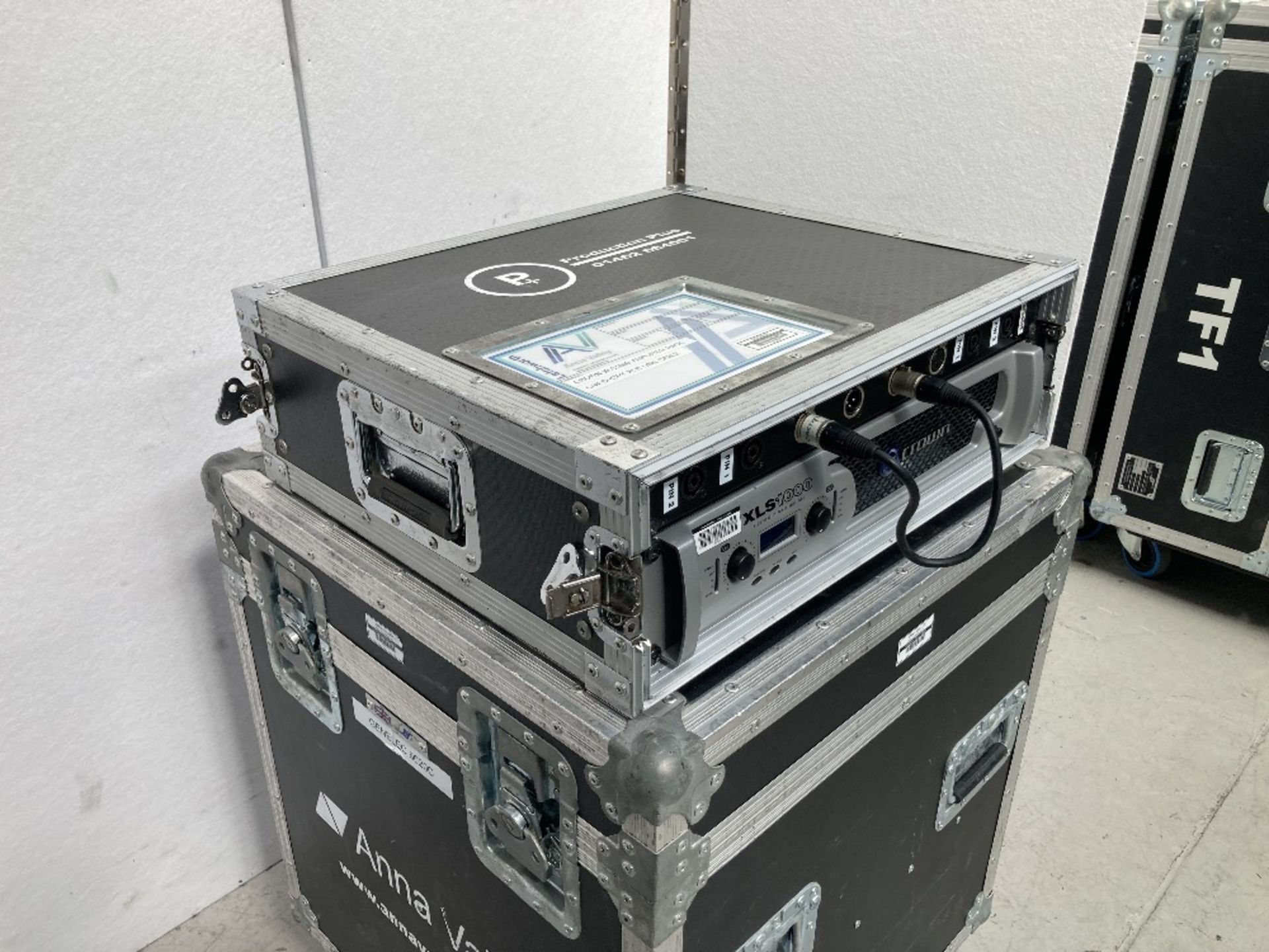 Crown XLS 1000 Audio Amplifier & Heavy Duty Flight Case Rack - Image 2 of 8