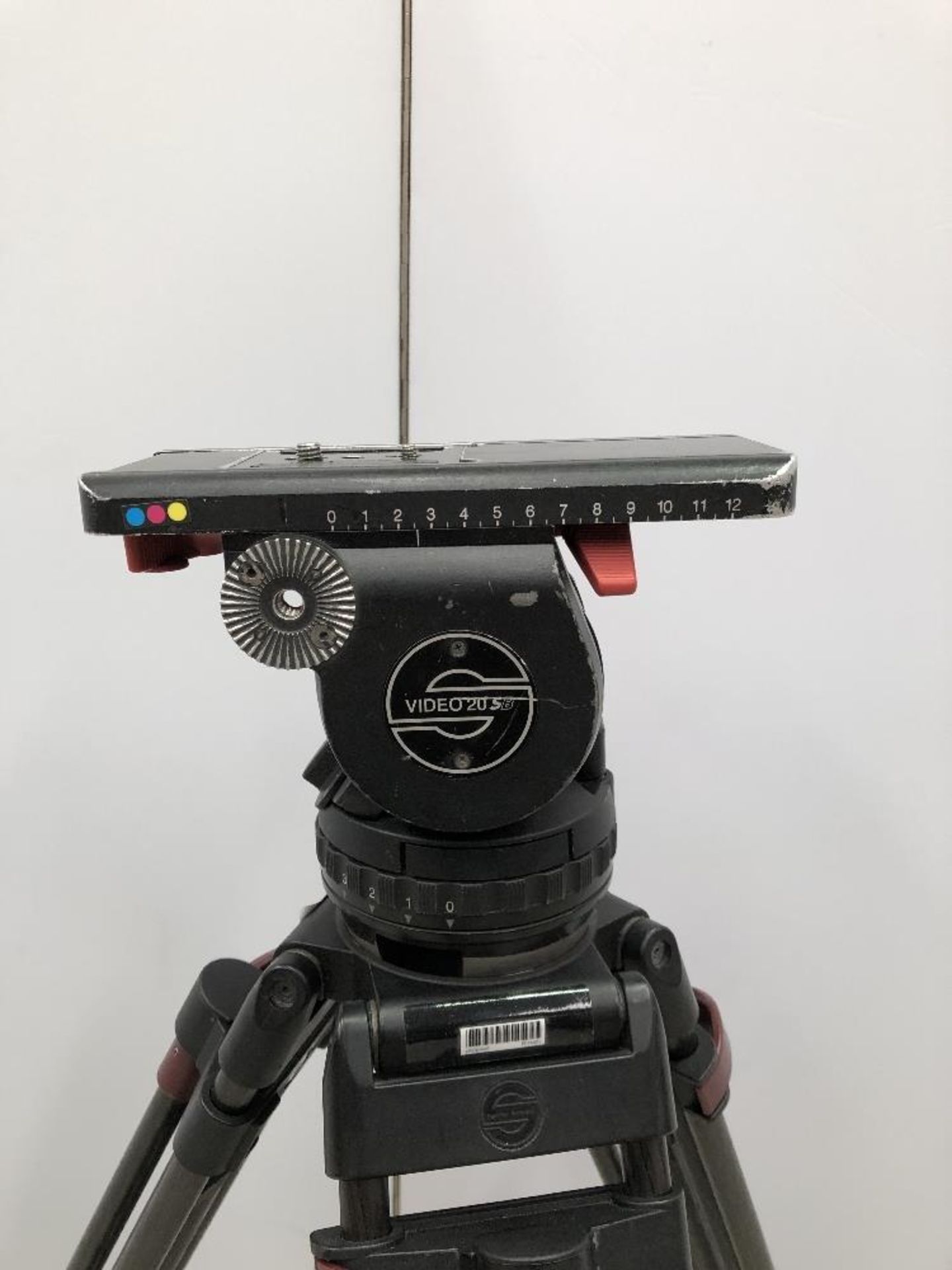 Sachtler V18 S1 Carbon Fibre Medium Camera Tripod With Fluid Head And Sachtler Carry Bag - Bild 2 aus 6