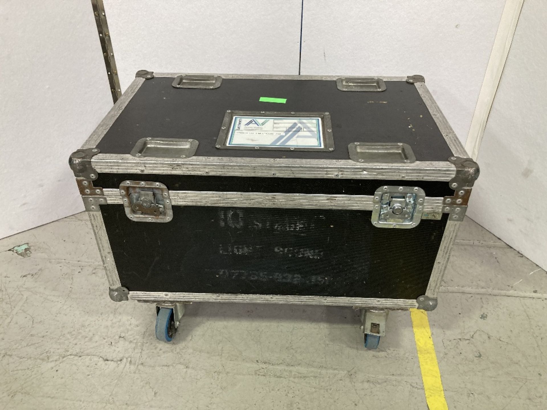 Yamaha CAT 5 Multicore 75mtrs, Power Cable & Heavy Duty Mobile Flight Case - Image 5 of 5