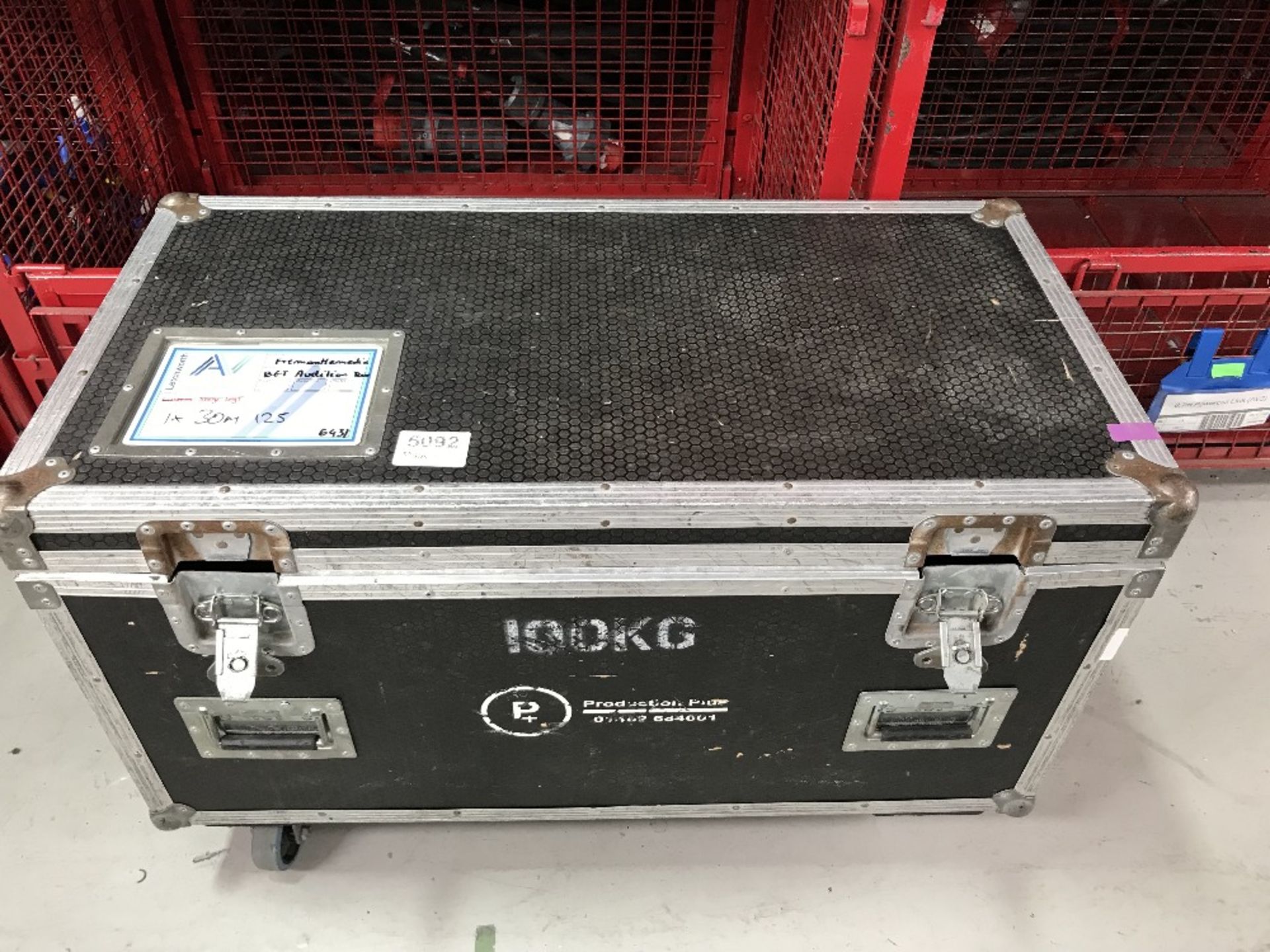 30m 125/3 Cable With Heavy Duty Mobile Flight Case - Image 2 of 2