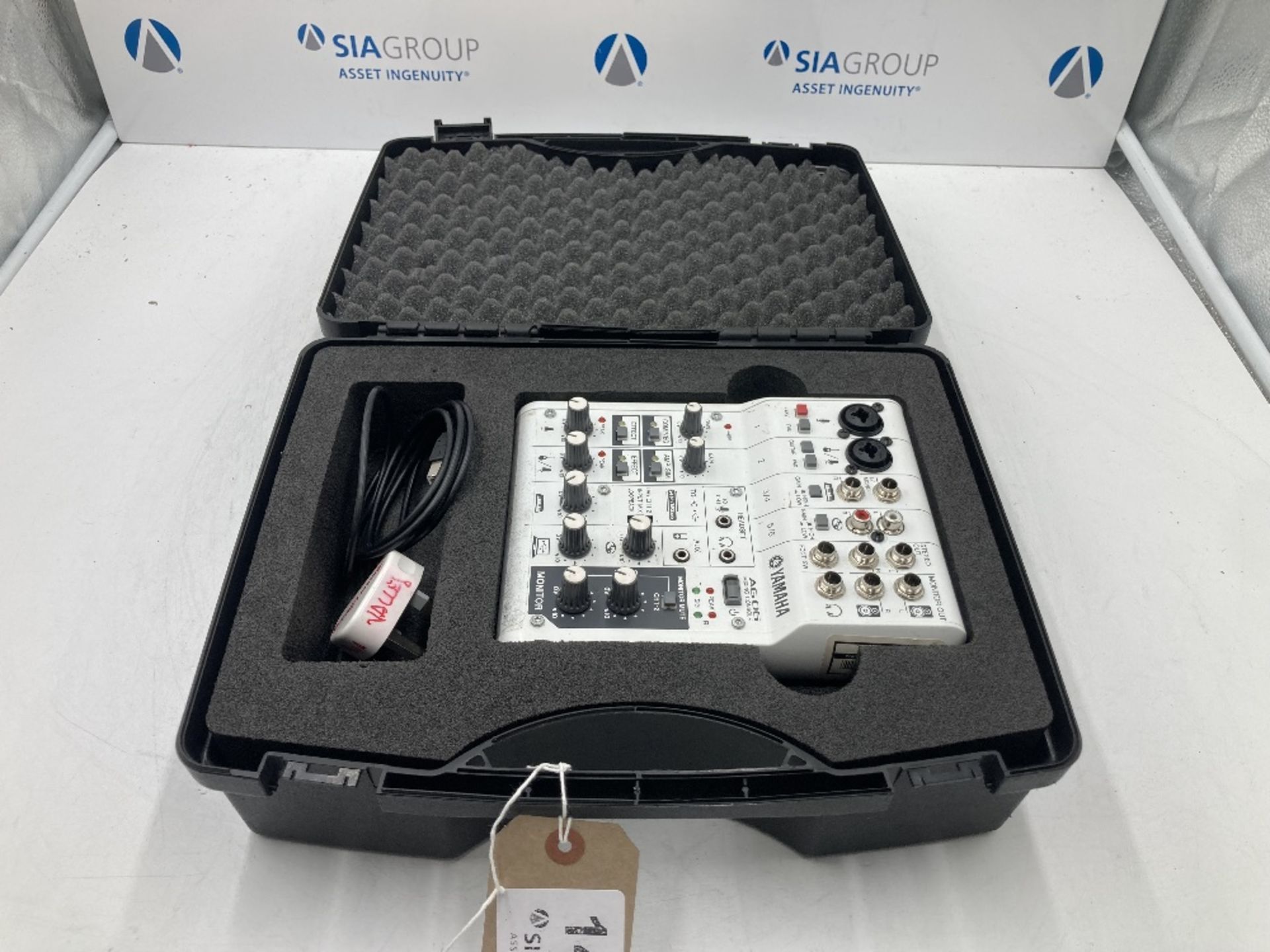 Yamaha AG06 Mixing Console w/USB Interface & Protective Case - Image 2 of 9
