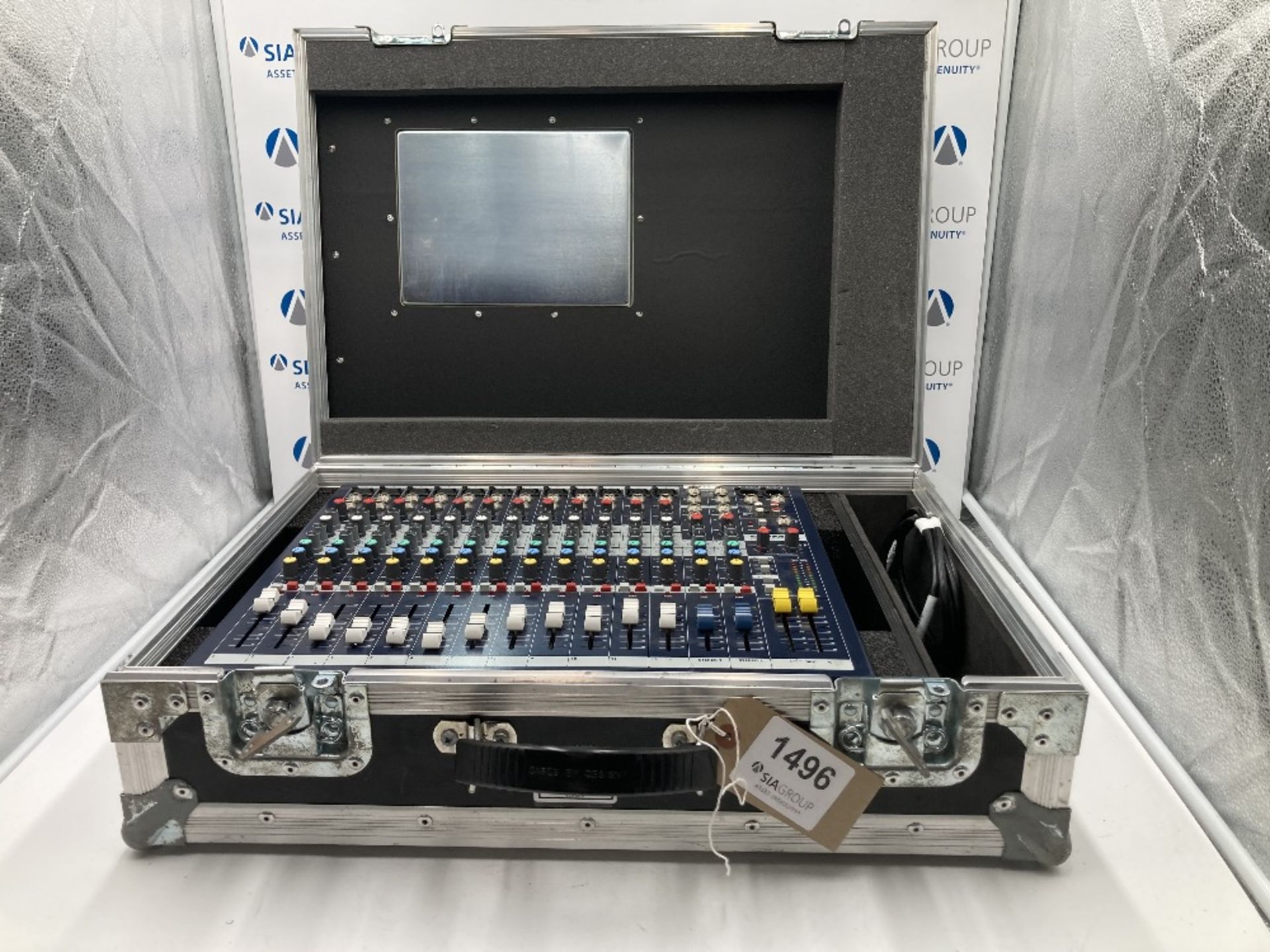 Soundcraft EPM12 Analogue Mixing Console & Heavy Duty Briefcase