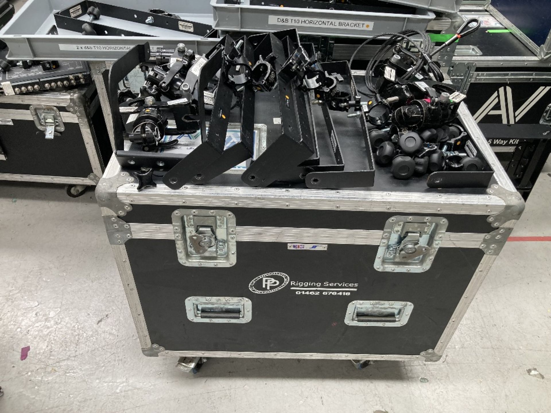 Quanity of d&b Rigging & Heavy Duty Mobile Flight Case To Include: - Image 4 of 11