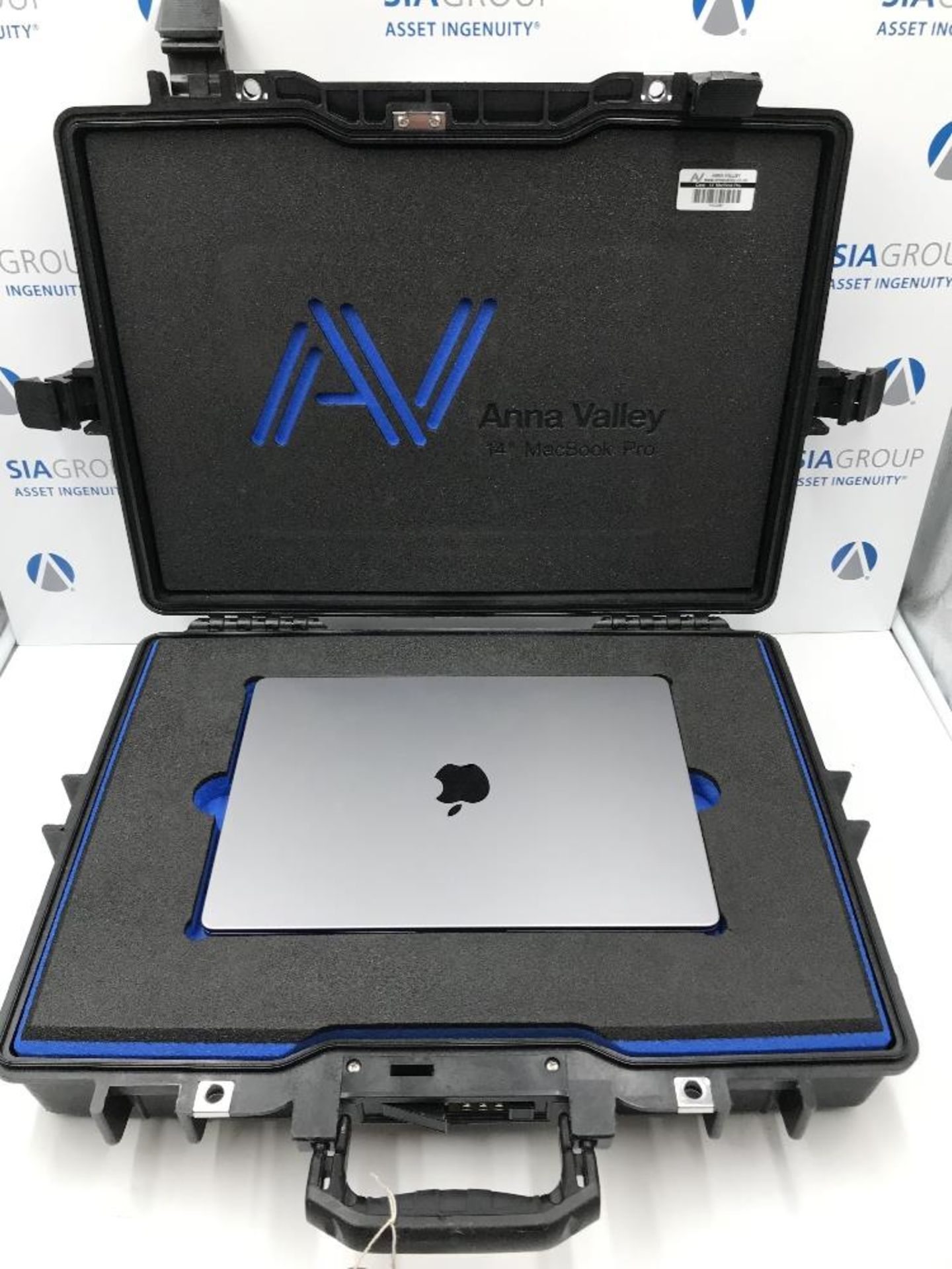 Apple 14" MacBook Pro A2442 M1 With Peli Case - Image 5 of 5