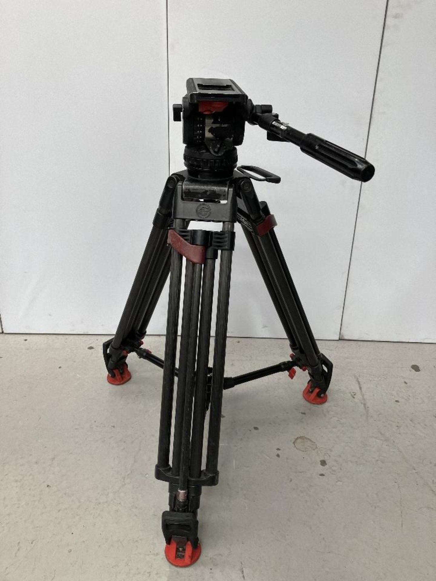 Sachtler 20SB Fluid Tripod Head with Extendable Carbon Fibre Legs