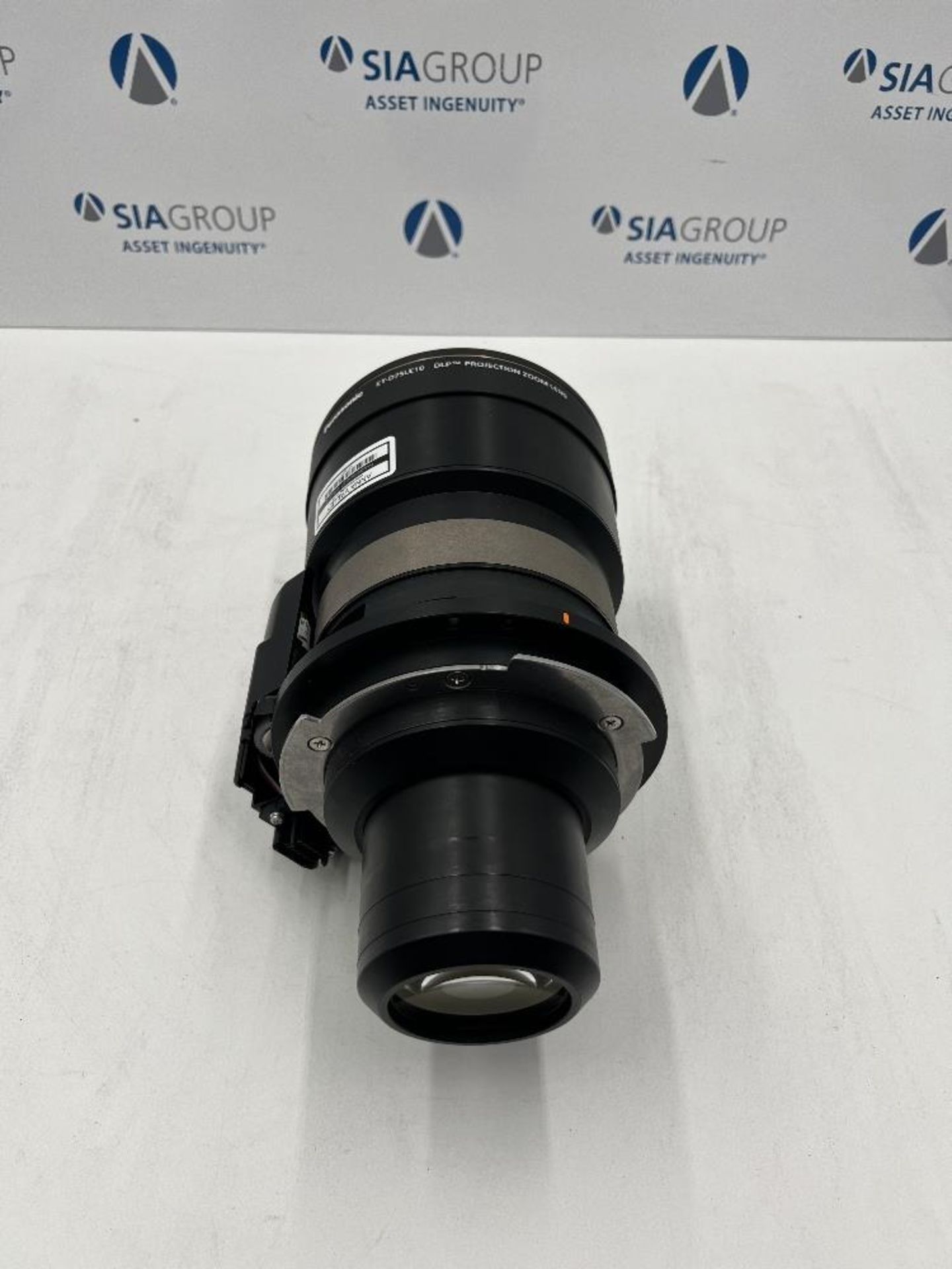 Panasonic ET-D75LE10 1.3-1.7 Zoom Lens With Carrier Case - Image 5 of 9