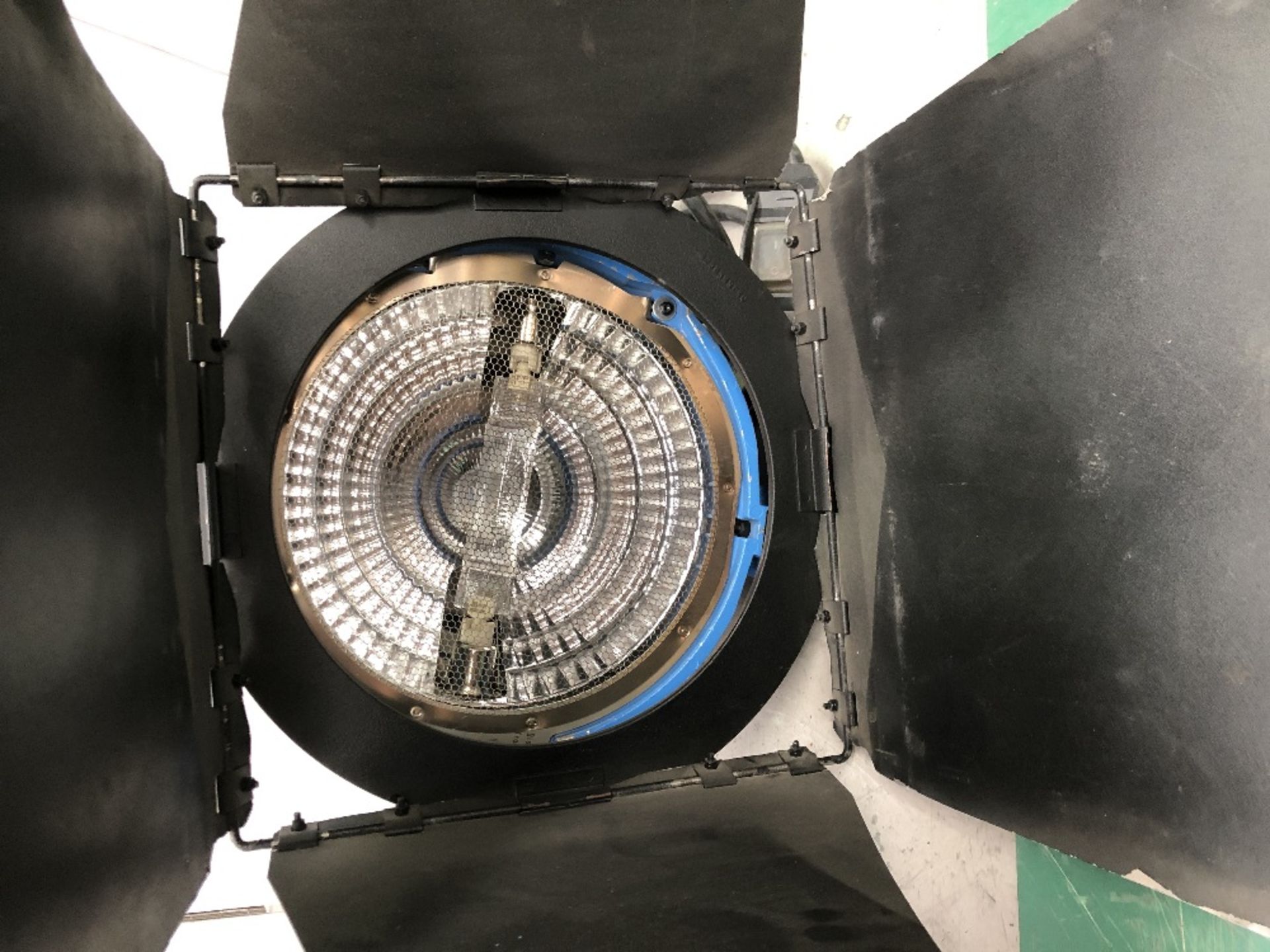 (2) Arri Arrilite 2000 Plus L3.36500.B 2000w Flood/spot lights - Image 4 of 5