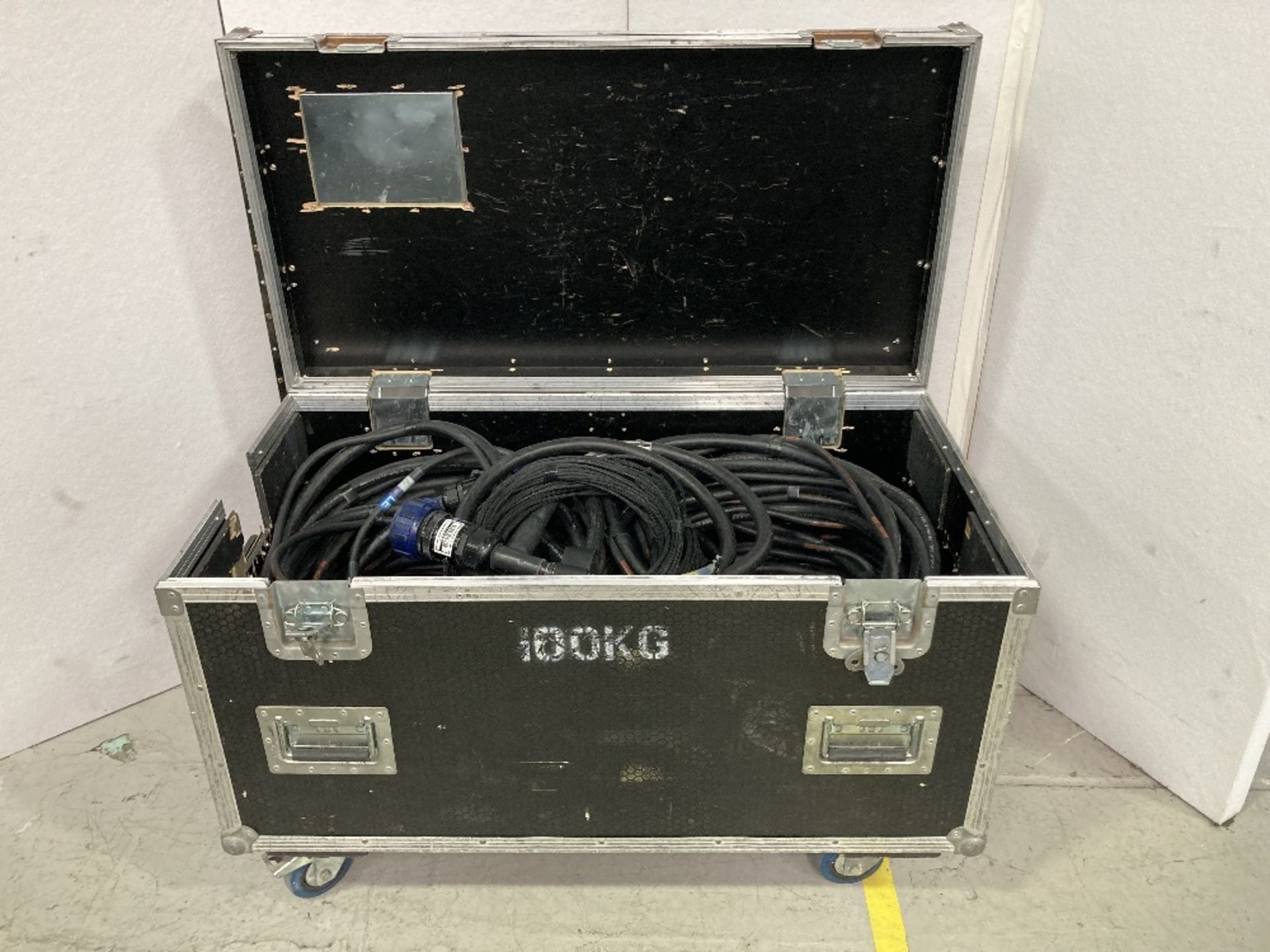 36/12 16amp Loom 50mtr VDC, Tail, Cable & Heavy Duty Mobile Flight Case