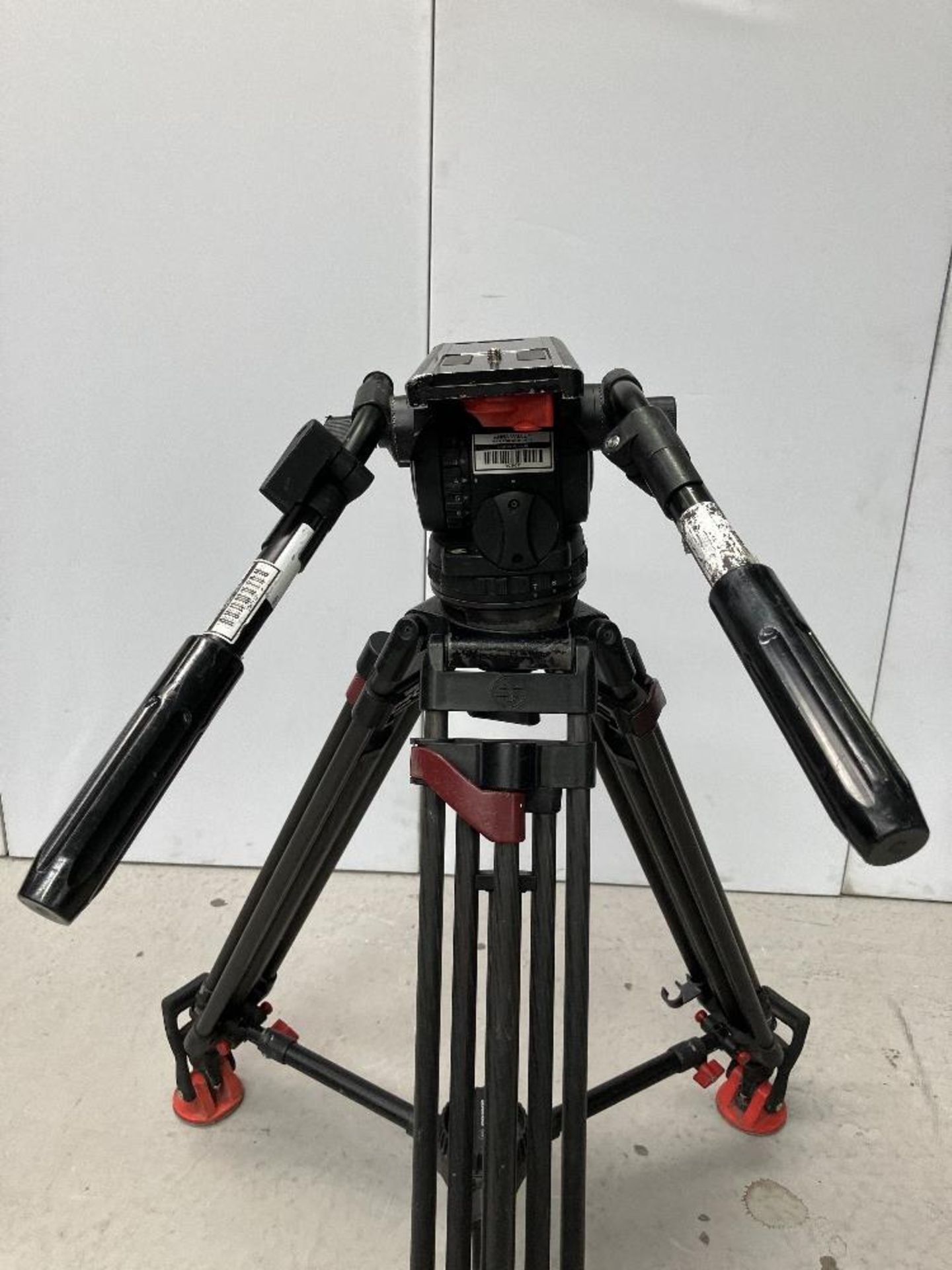 Sachtler 18S1 Fluid Tripod Head with Extendable Carbon Fibre Legs - Image 4 of 6