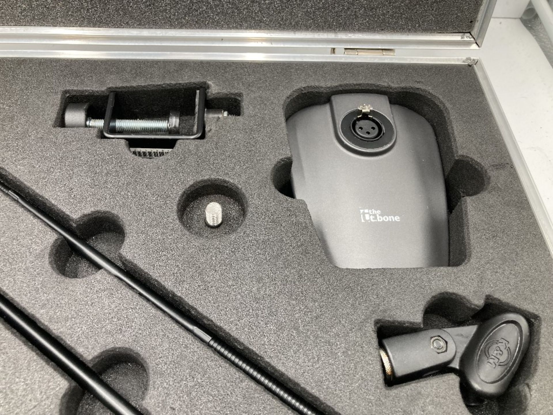 Shure MX418 Lecturn Kit & Heavy Duty Case - Image 4 of 6
