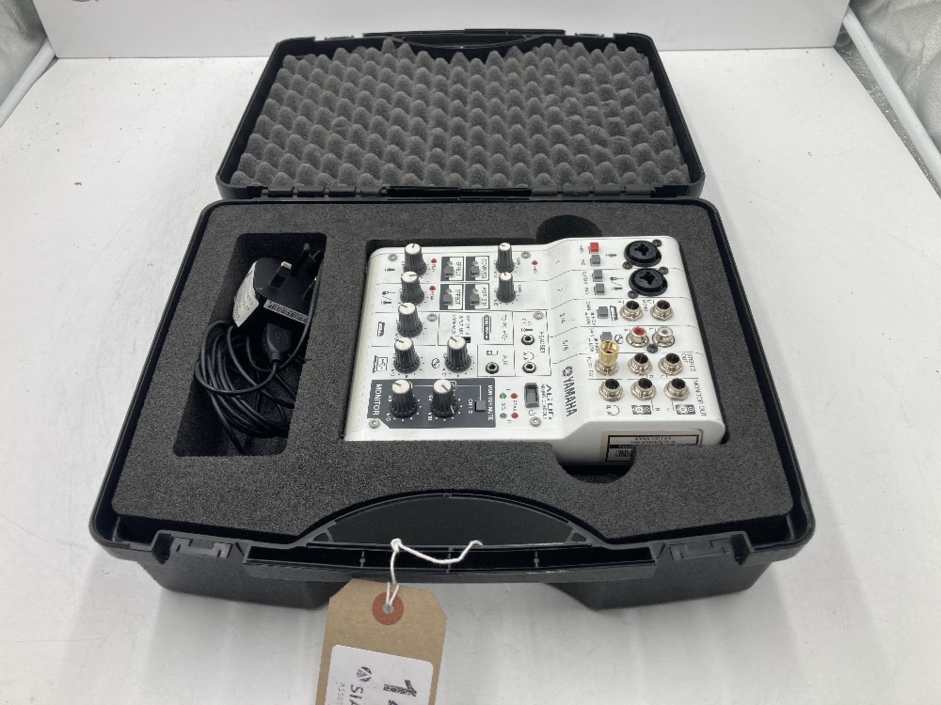 Yamaha AG06 Mixing Console w/USB Interface & Protective Case - Image 2 of 10