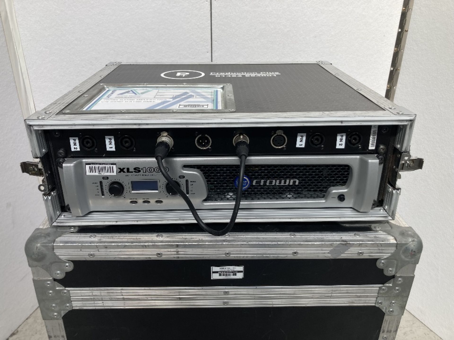 Crown XLS 1000 Audio Amplifier & Heavy Duty Flight Case Rack