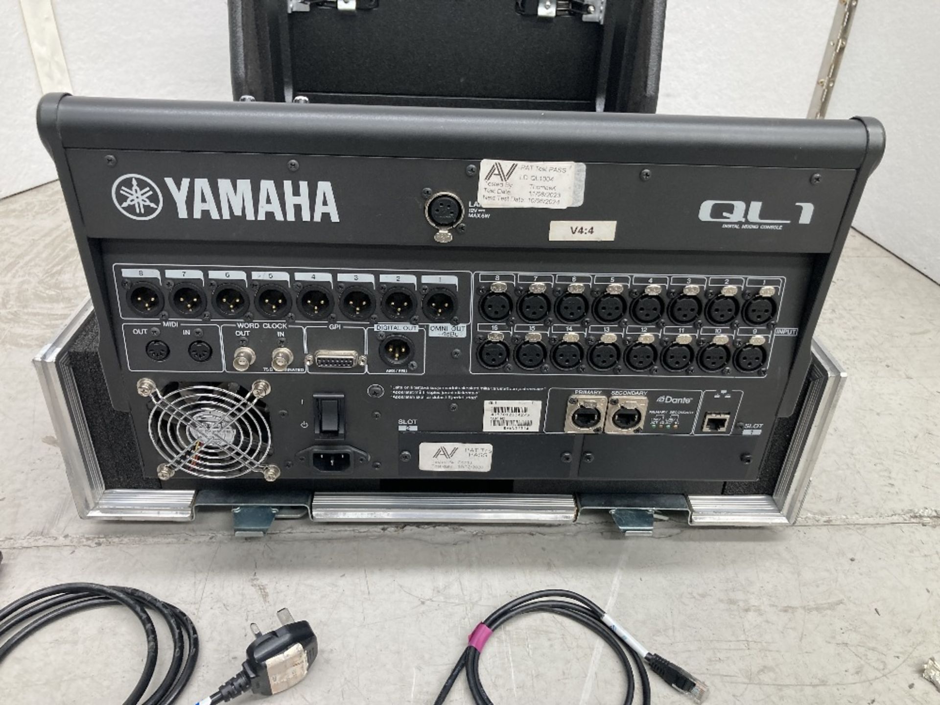 Yamaha QL1 Digital Mixing Console & Heavy Duty Mobile Flight Case - Image 4 of 12
