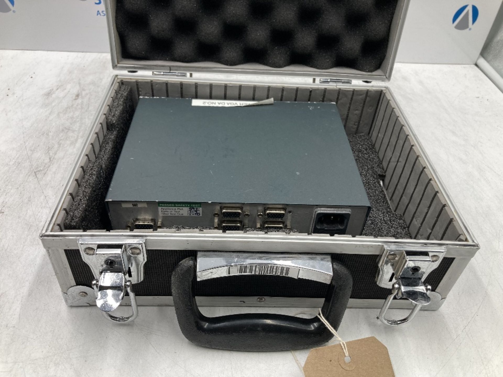 Kramer VGA DA 1:4 VP-4XL Distribution Amplifier With Carrier Case - Bild 2 aus 6