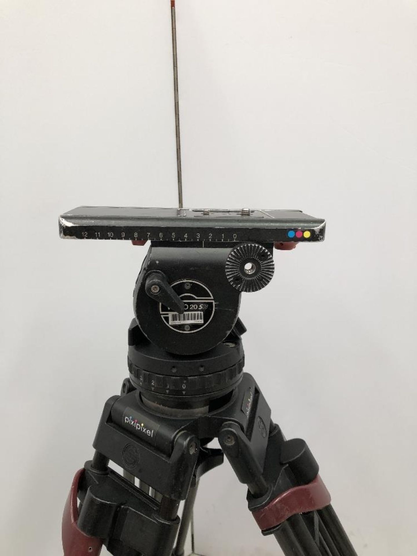 Sachtler V18 S1 Carbon Fibre Medium Camera Tripod With Fluid Head And Sachtler Carry Bag - Bild 4 aus 6