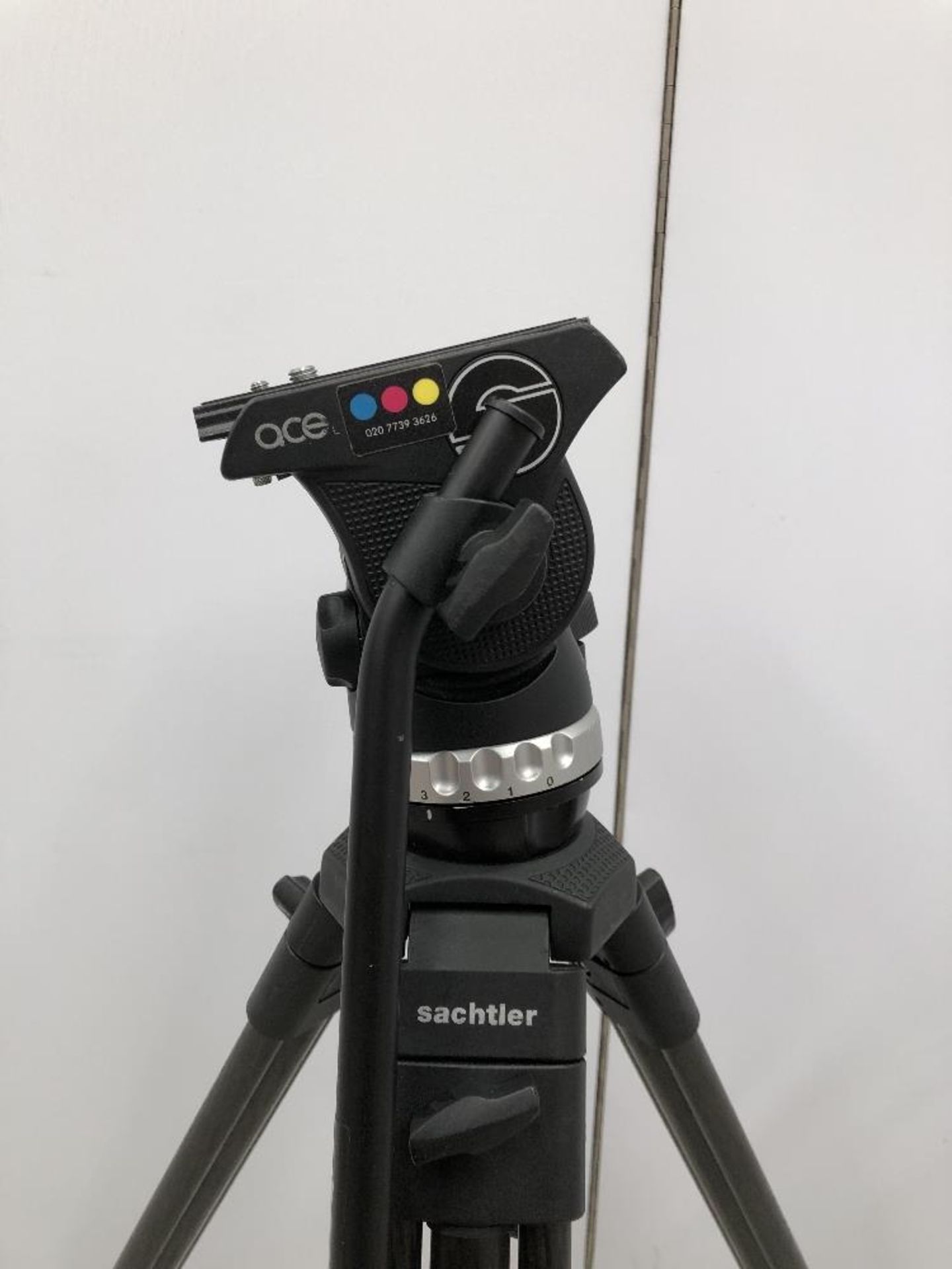 Sachtler Ace M Telescopic Tripod With Fluid head And Carry Bag - Image 2 of 6