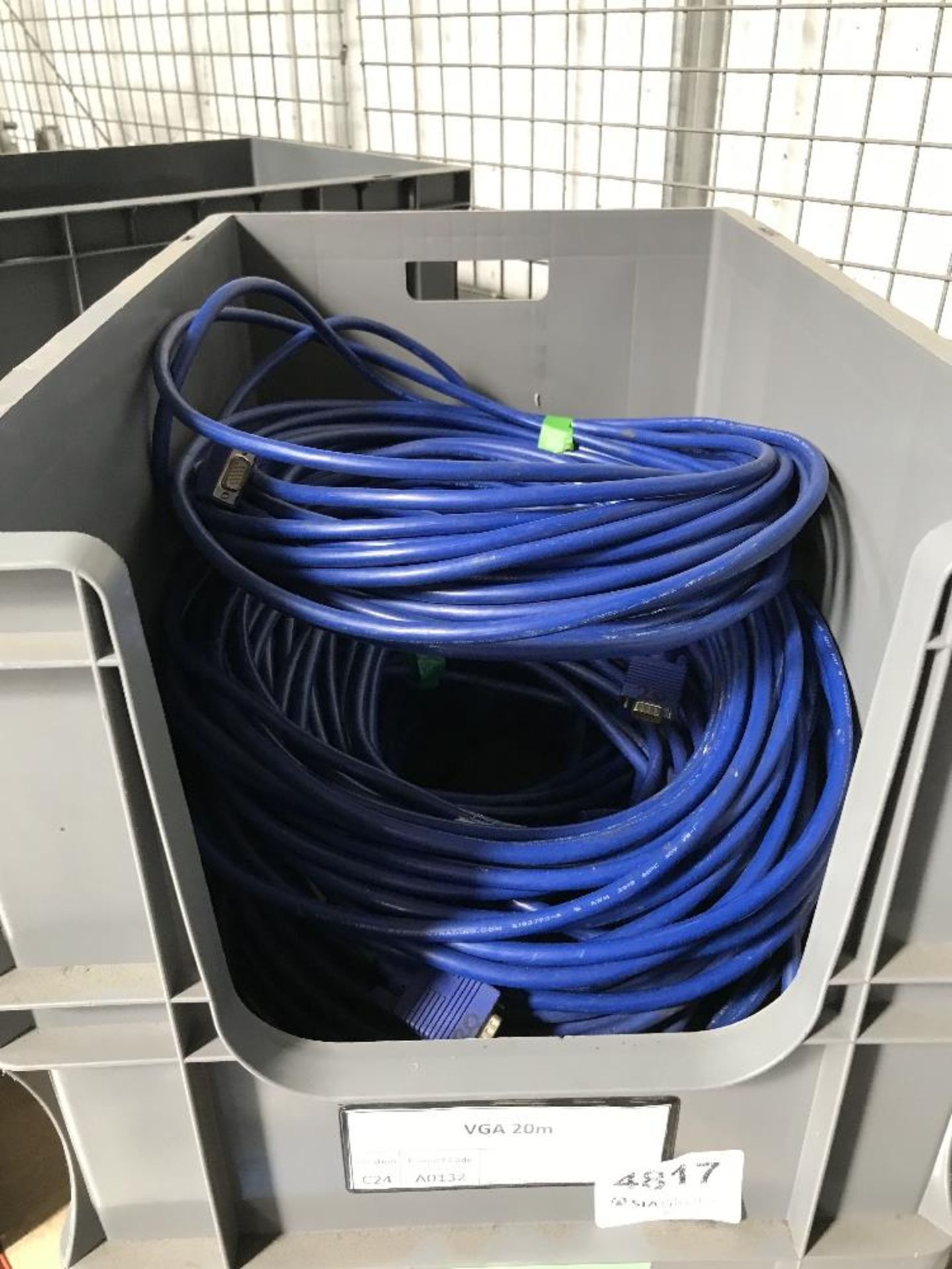 Large Quantity of 20m VGA Cables With Plastic Lin Bin