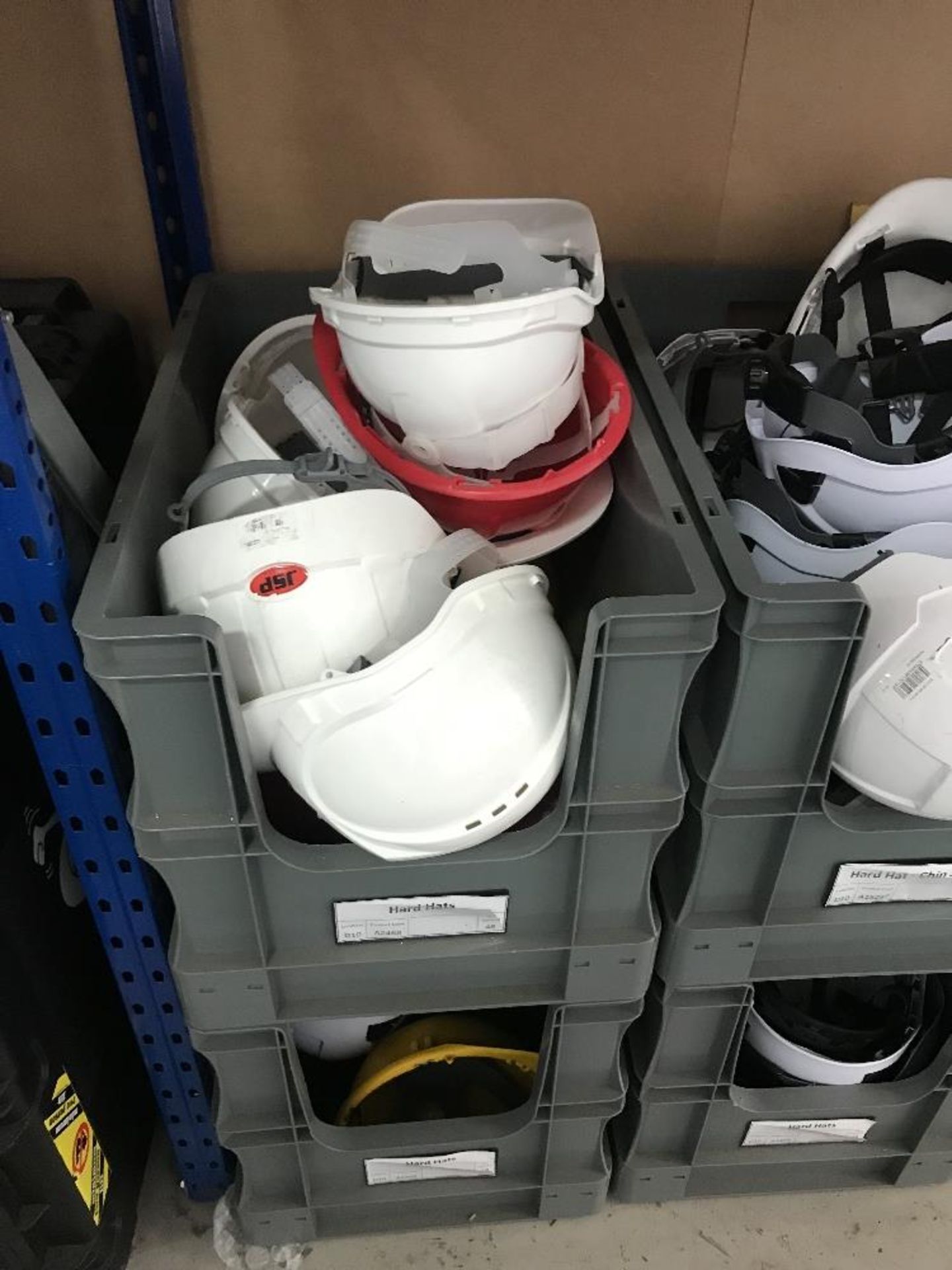 Contents of Safety Wear Racking - Image 6 of 9