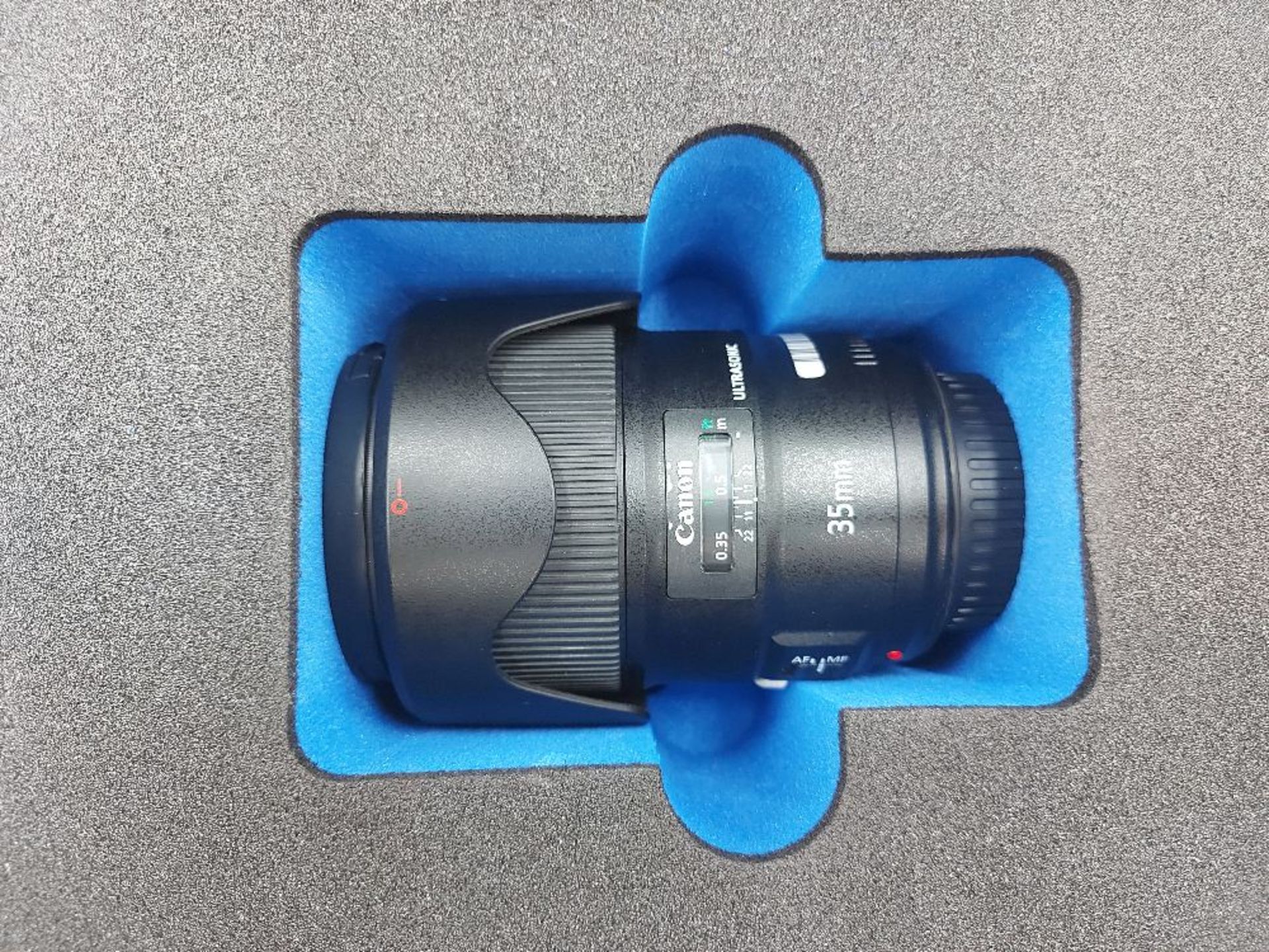 Canon EF 35mm 1:1.4 L II USM Lens & Canon EW-77B Lens Hood - Image 4 of 5