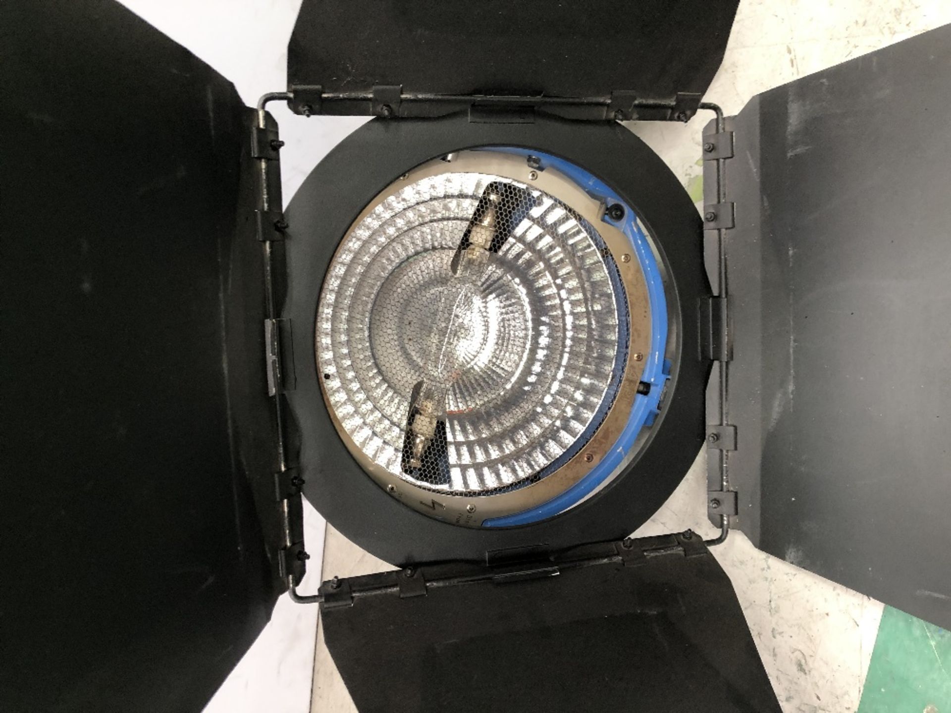 (2) Arri Arrilite 2000 Plus L3.36500.B 2000w Flood/spot lights - Image 4 of 4