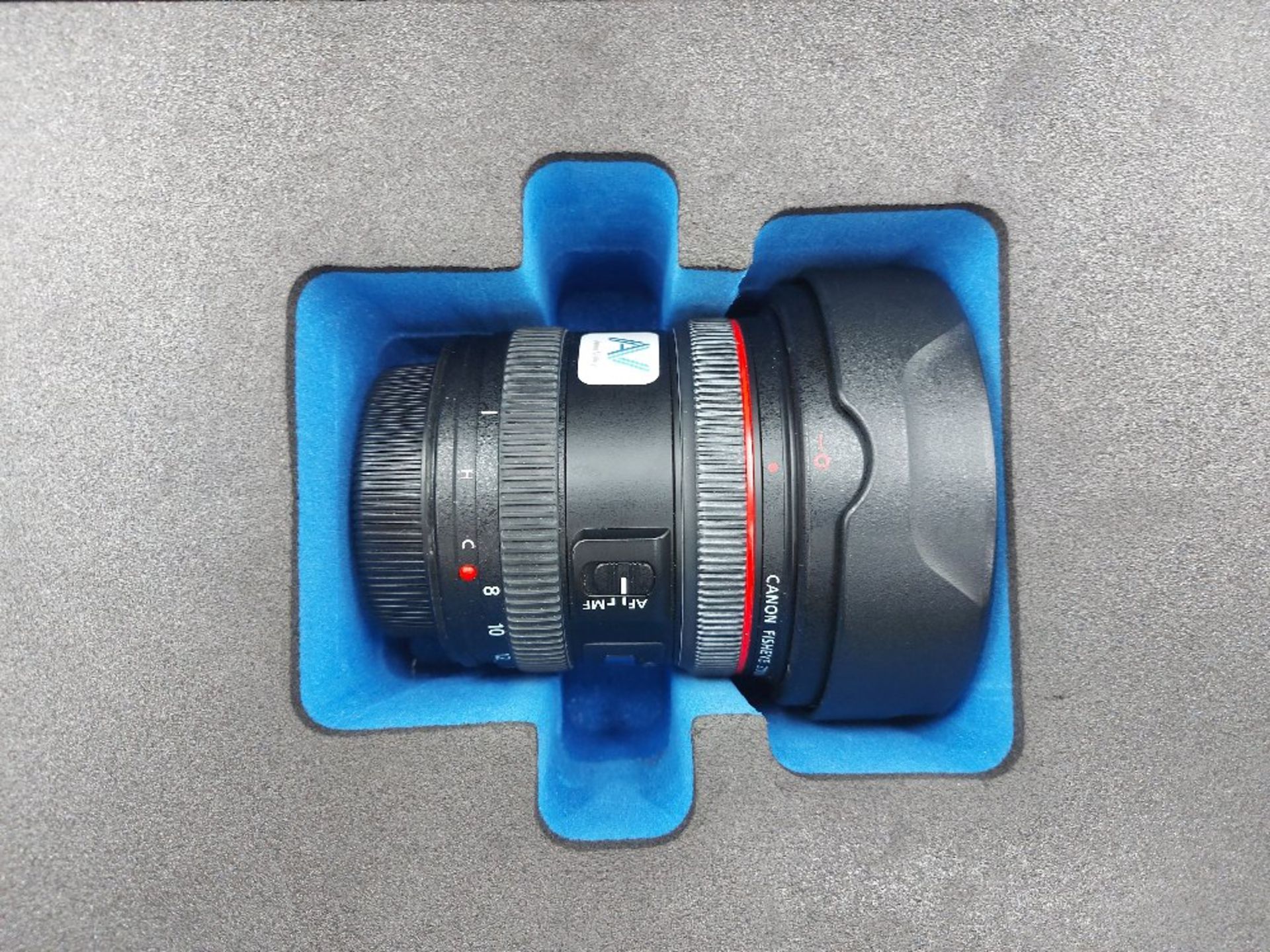 Canon Fisheye Zoom Lens EF 8-15mm 1:4 L USM & Canon EW77 Lens Hood - Image 4 of 5