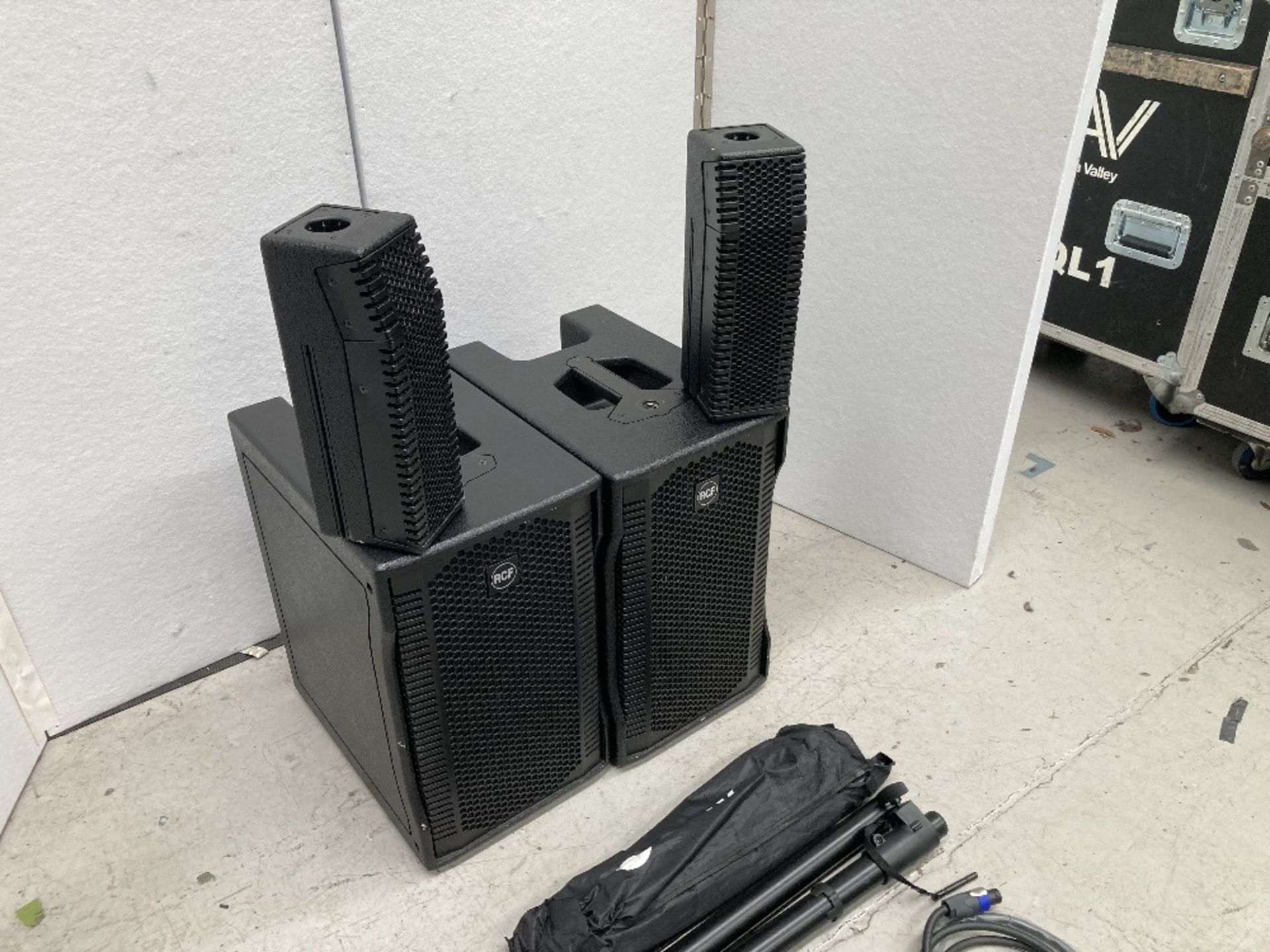 (2) RCF EVOX 5 Subwoofer Loudspeakers & Heavy Duty Mobile Flight Case - Image 3 of 11