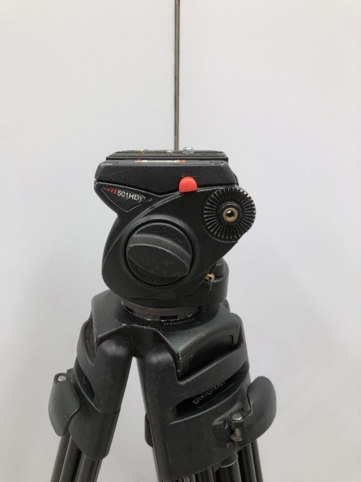 Manfrotto PT525 525V/MK29 Protouch Camera Tripod With Manfrotto 501HD Fluid Head - Image 5 of 6