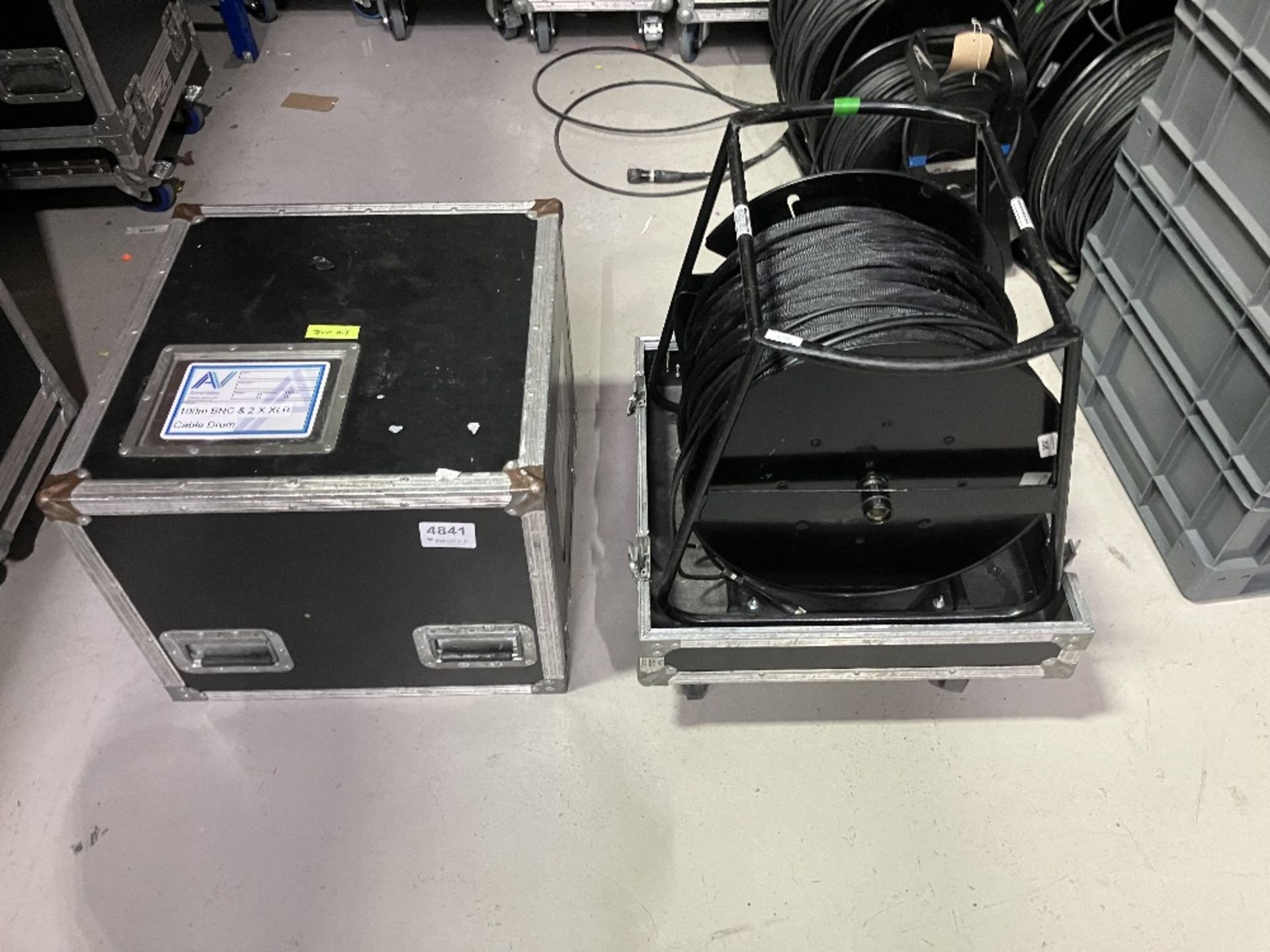 100m Bnc & (2) XLR Cables With Heavy Duty Mobile Flight Case - Image 3 of 11