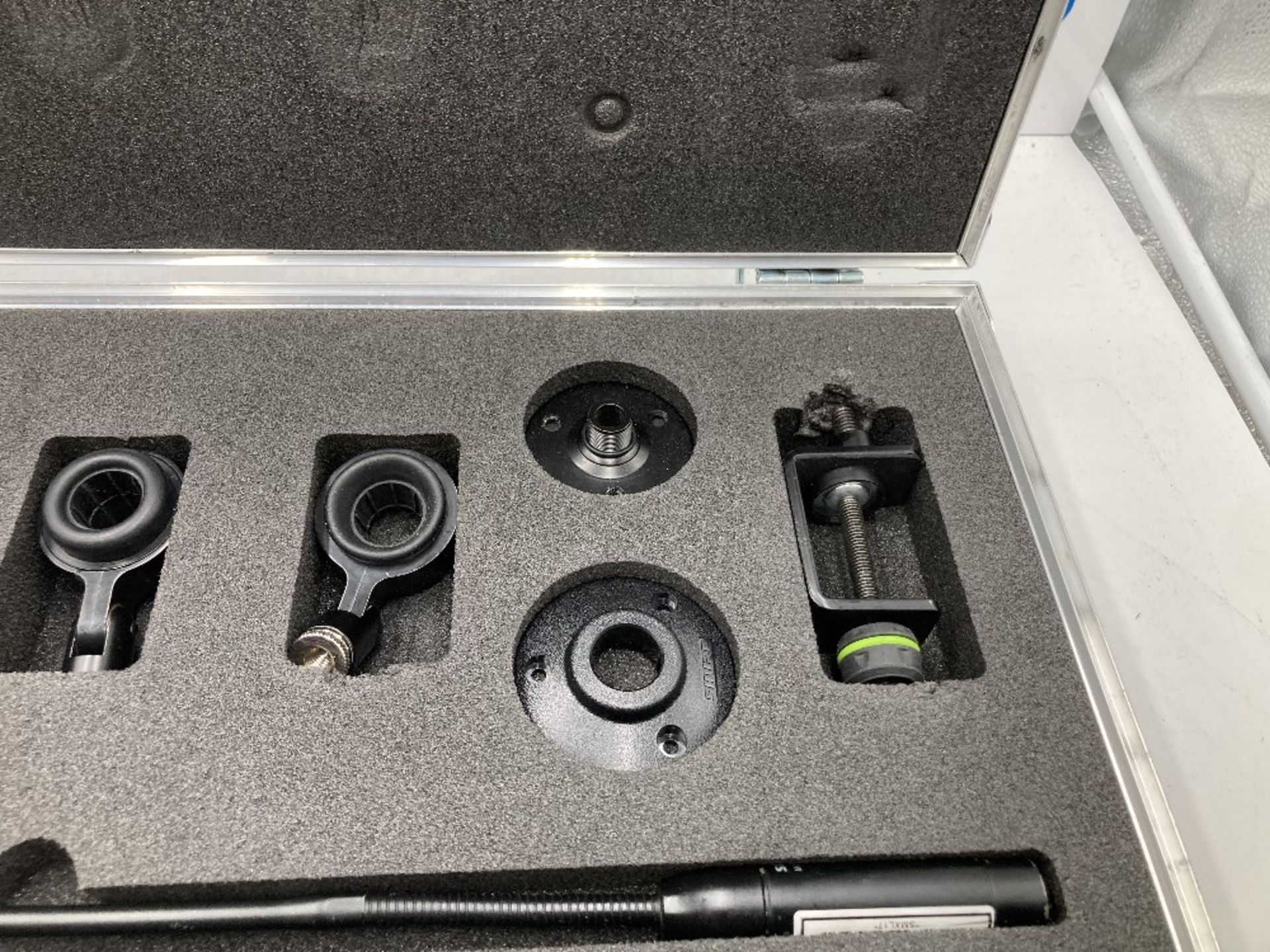 Shure MX412 Lecturn Kit & Heavy Duty Case - Image 4 of 6