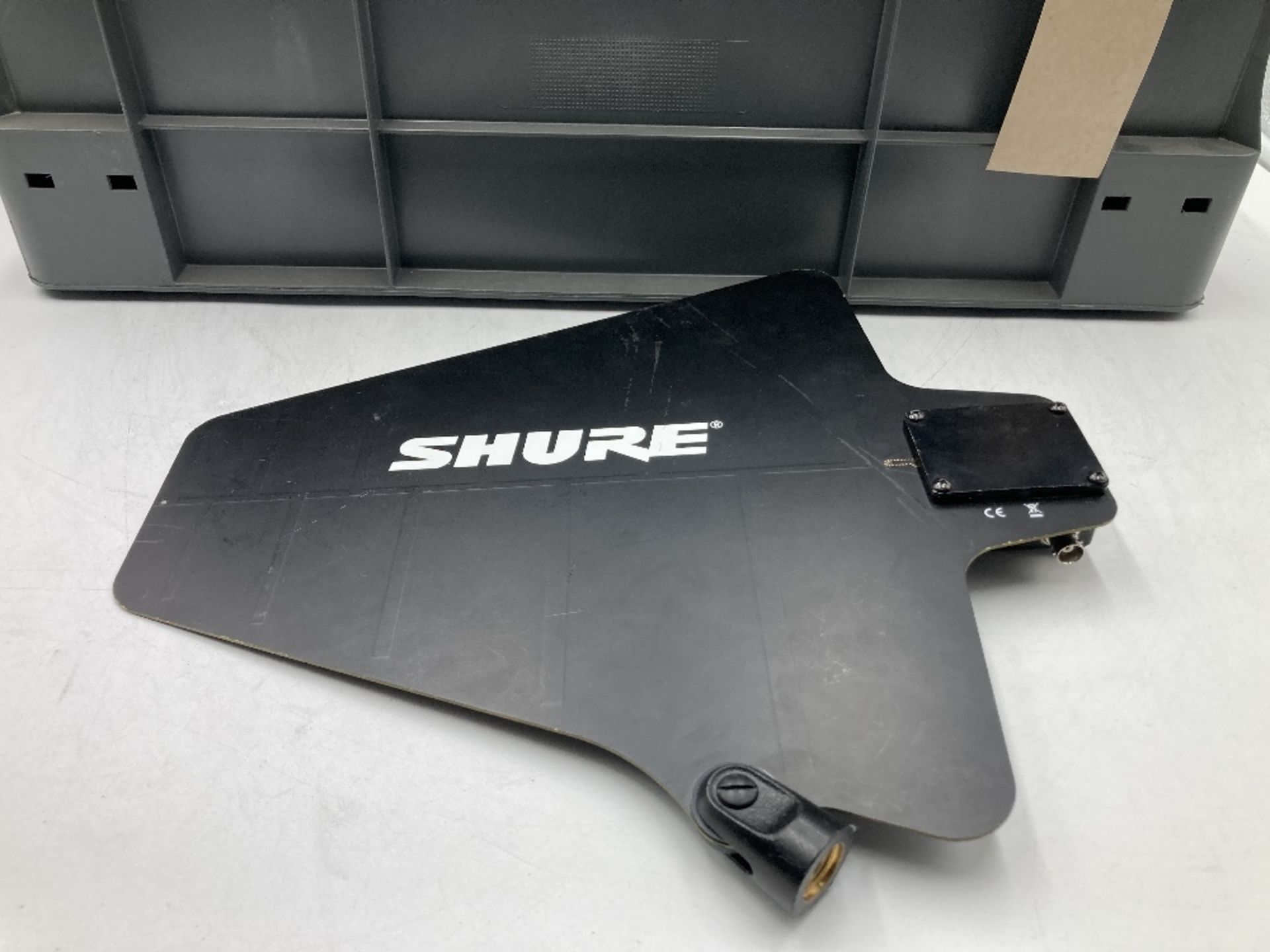 Quantity of Shure Antennas To Include: - Image 3 of 6
