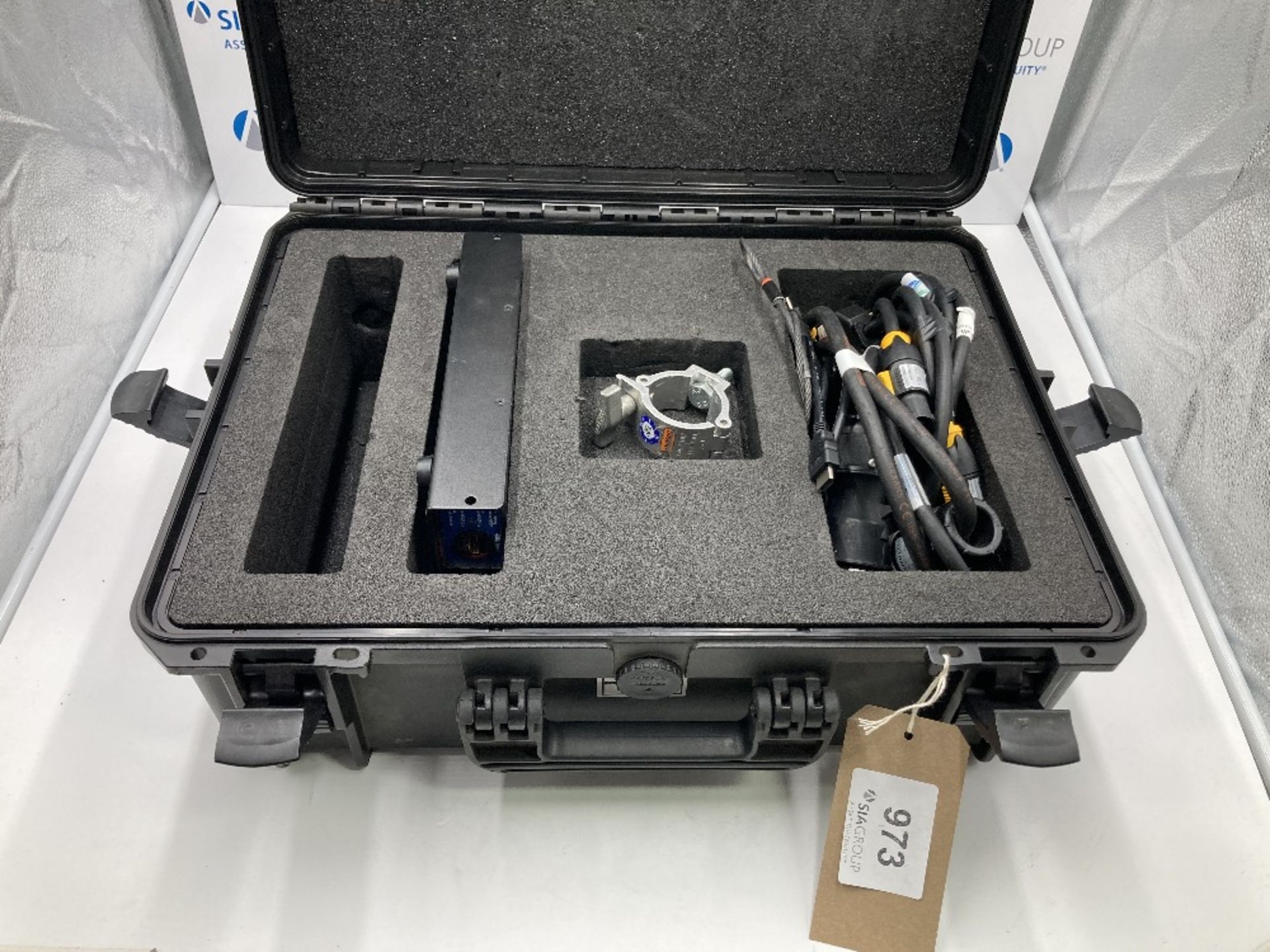 Connex CMx2 HI1 HDMI Fibre TX With 13amp True 1 Powercon Cable And Carry Case - Image 2 of 9