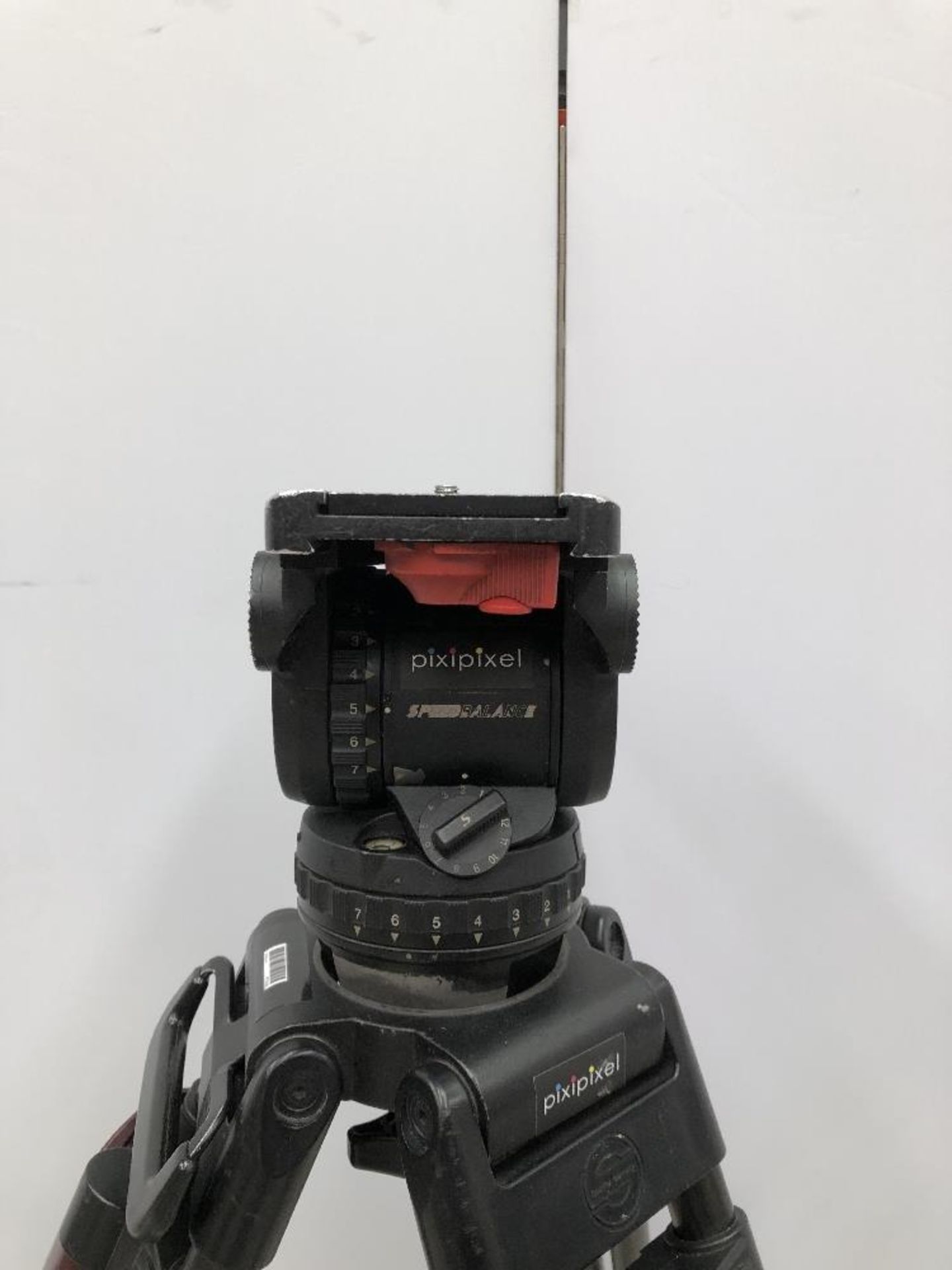 Sachtler V20 Carbon Fibre Medium Camera Tripod With Fluid Head And Sachtler Carry Bag - Image 3 of 6