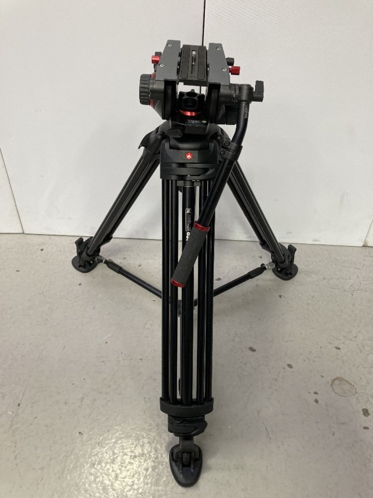 Manfrotto 504HD Tripod Head and 546B Tripod with Carbon Fibre Legs with Manfrotto Carry Case