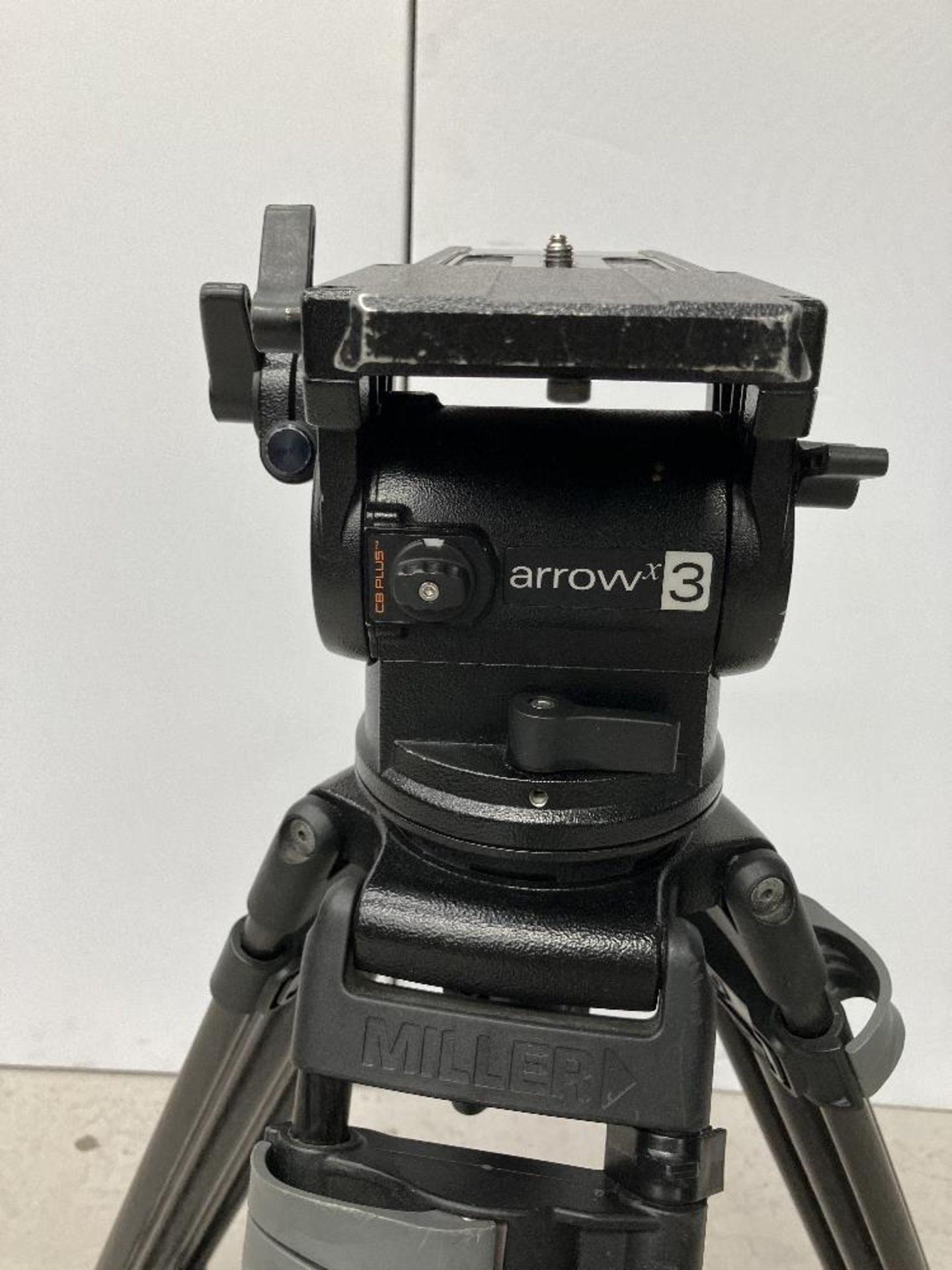 Miller Arrow 3X Tripod Head System with Extendable Carbon Fibre Legs - Image 4 of 6