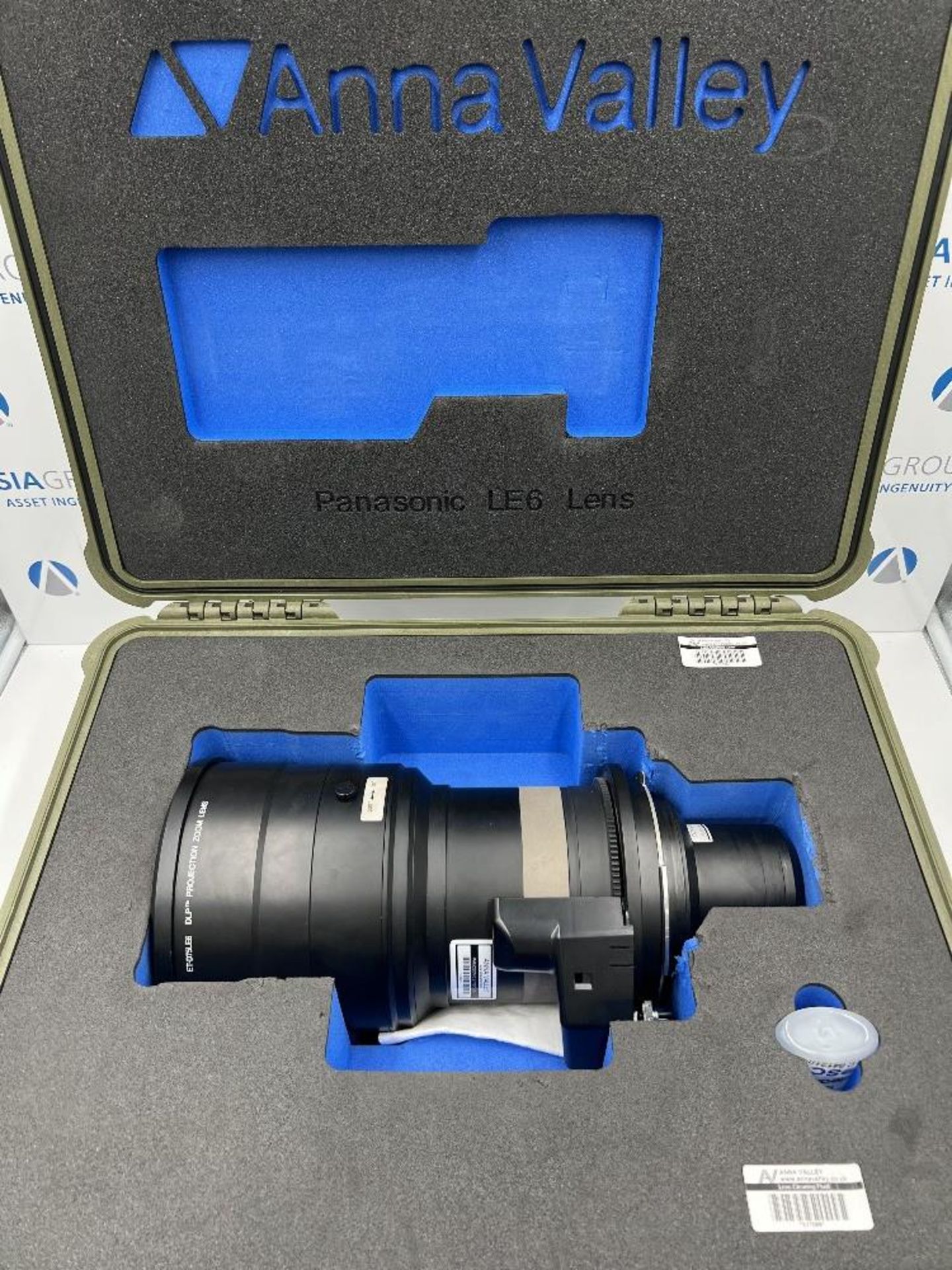 Panasonic ET-D75LE6 0.9-1.1 Zoom Lens With Carrier Case - Image 7 of 8