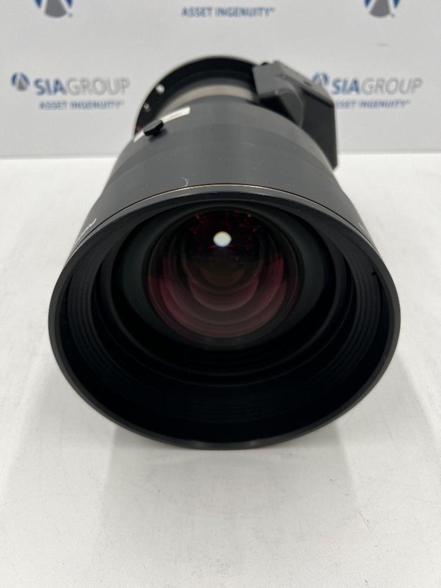 Panasonic ET-D75LE6 0.9-1.1 Zoom Lens With Carrier Case - Image 5 of 8
