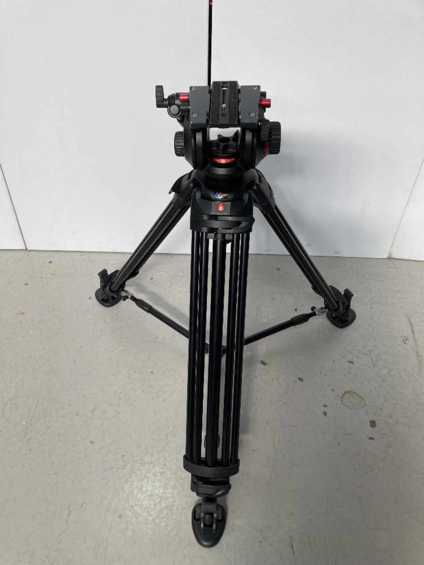 Manfrotto 504HD Tripod Head and 546B Tripod with Carbon Fibre Legs with Manfrotto Carry Case