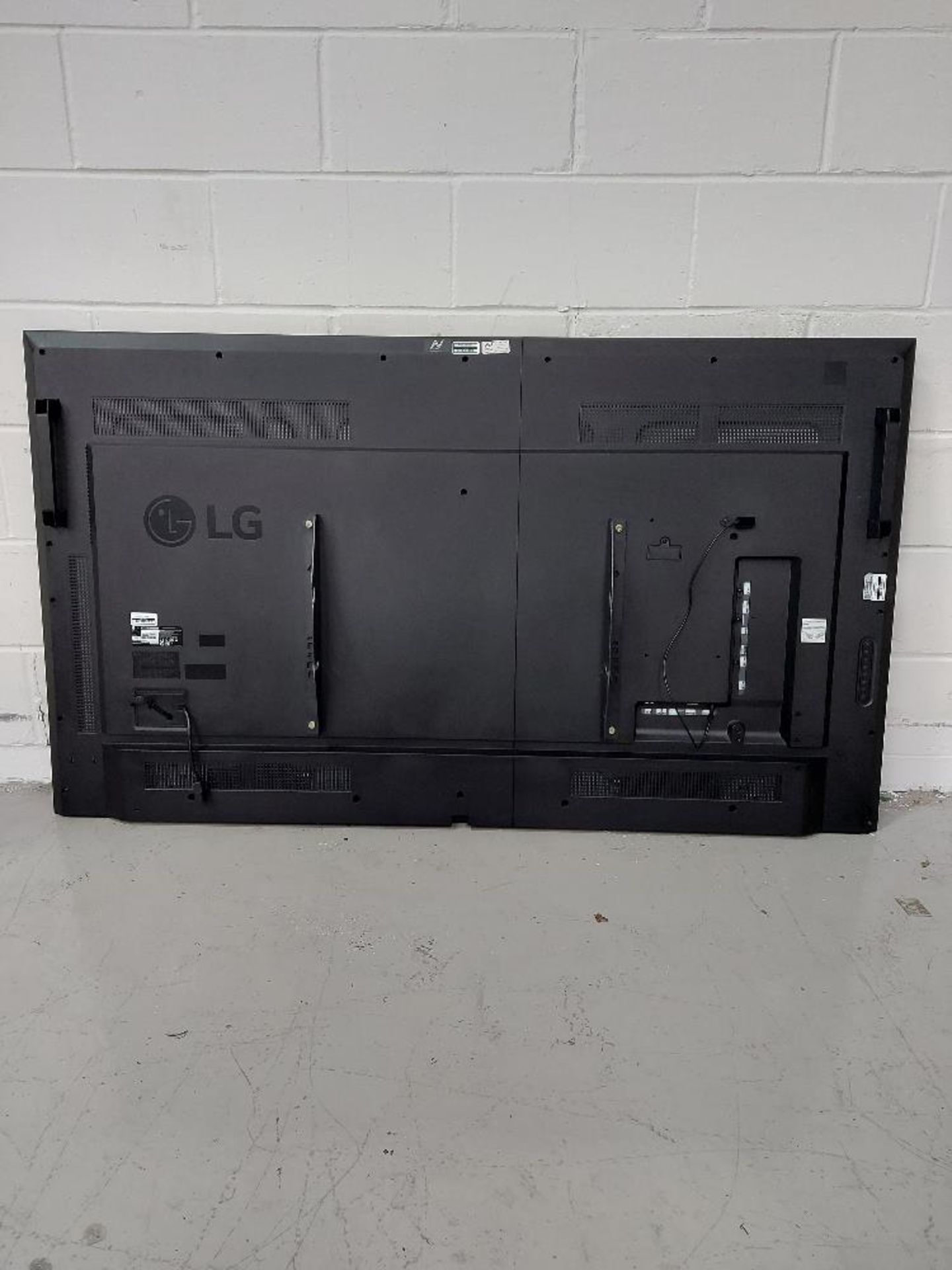LG 75UM3C-B 75'' Display - Image 3 of 6