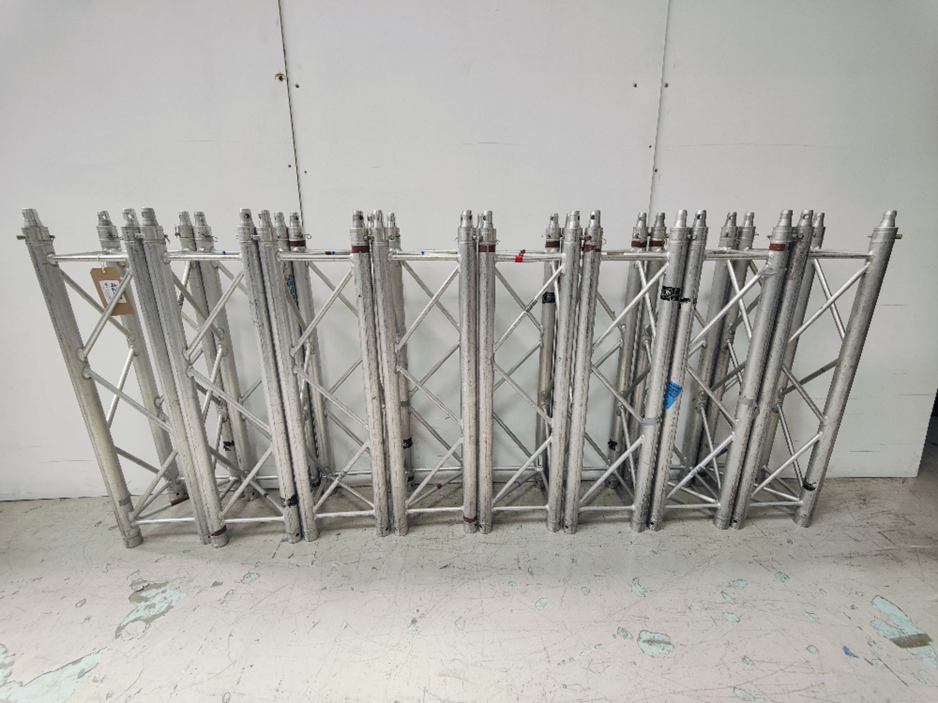 (8) Milos Quatro M290V 1mtr Truss Sections