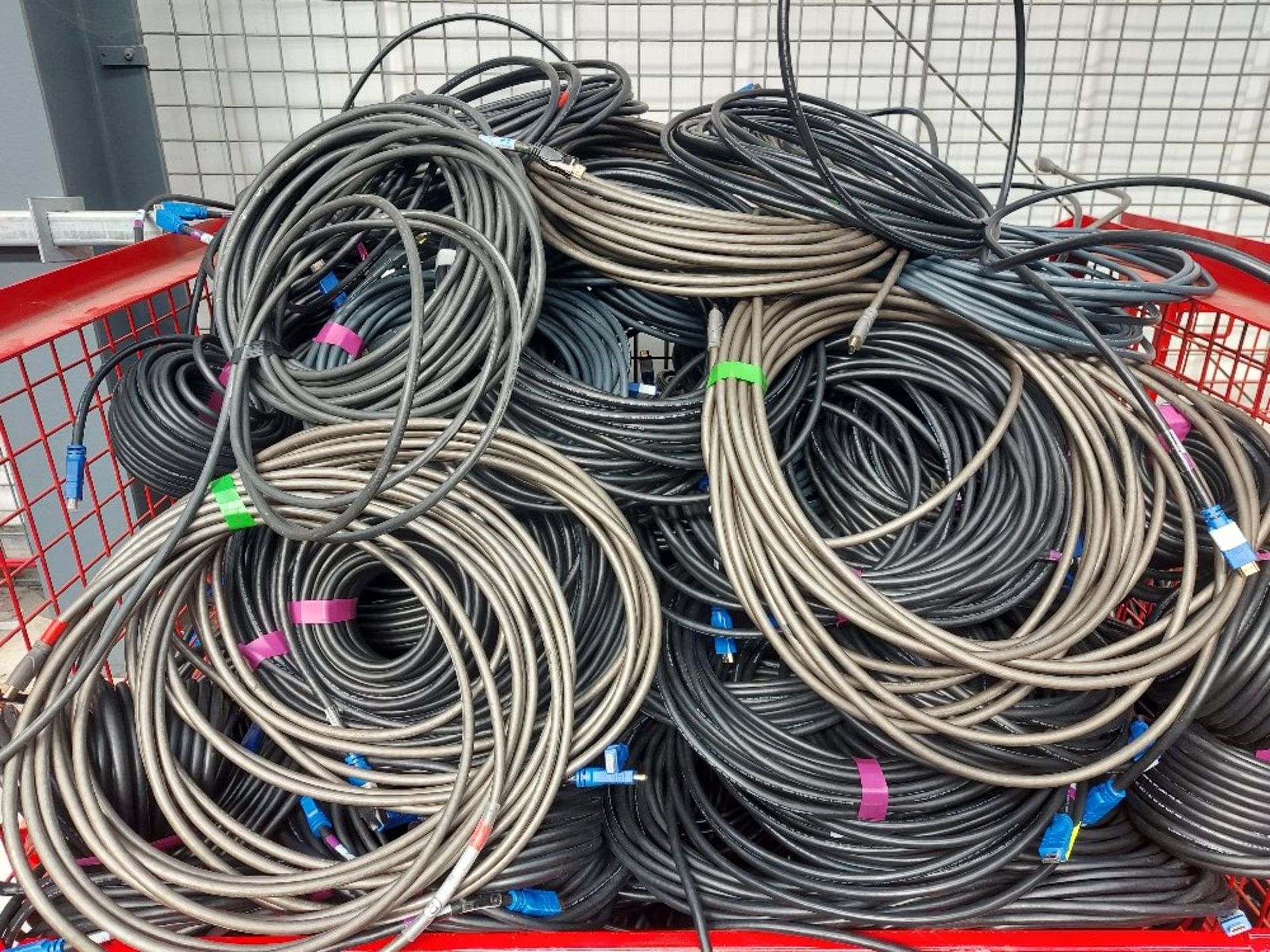 Large Quantity of 15m HDMI M-M Long Range Cable with Steel Fabricated Stillage - Image 2 of 4